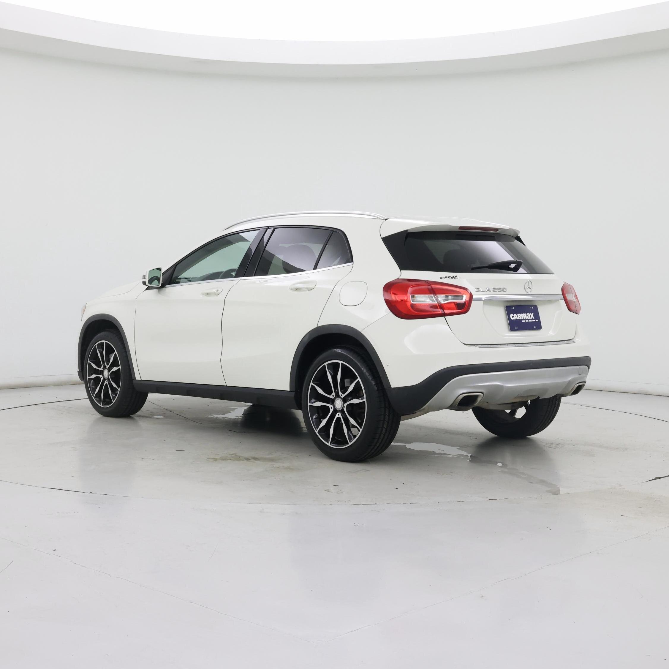 Thumbnail: 2015 Mercedes-Benz GLA - 2