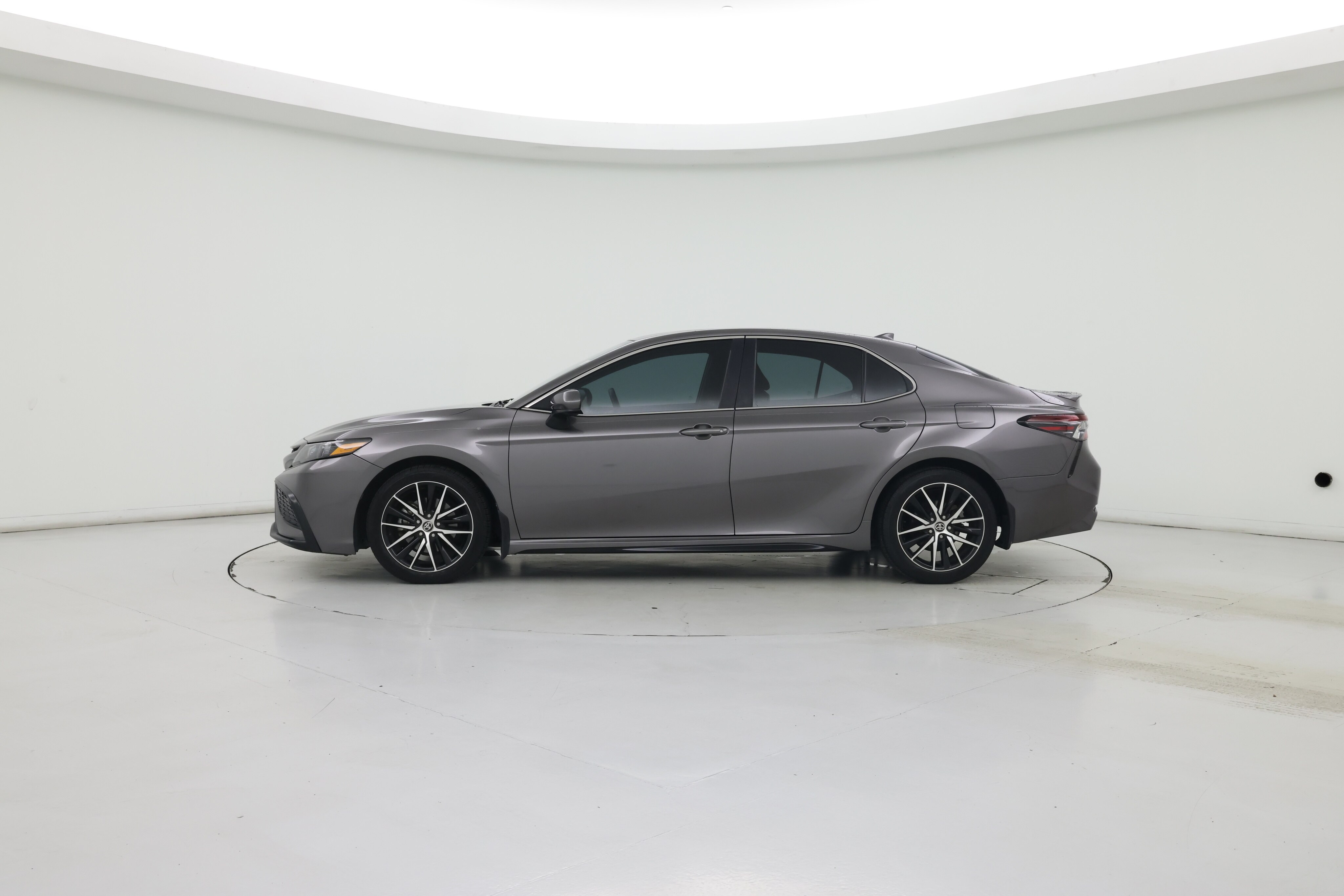 Thumbnail: 2021 Toyota Camry - 3