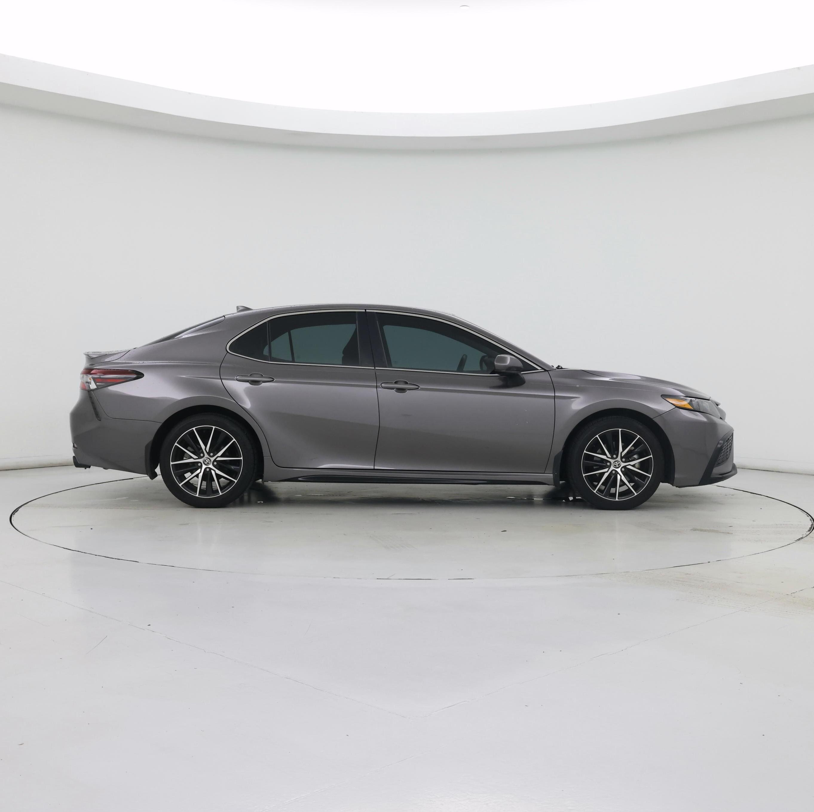 Thumbnail: 2021 Toyota Camry - 7