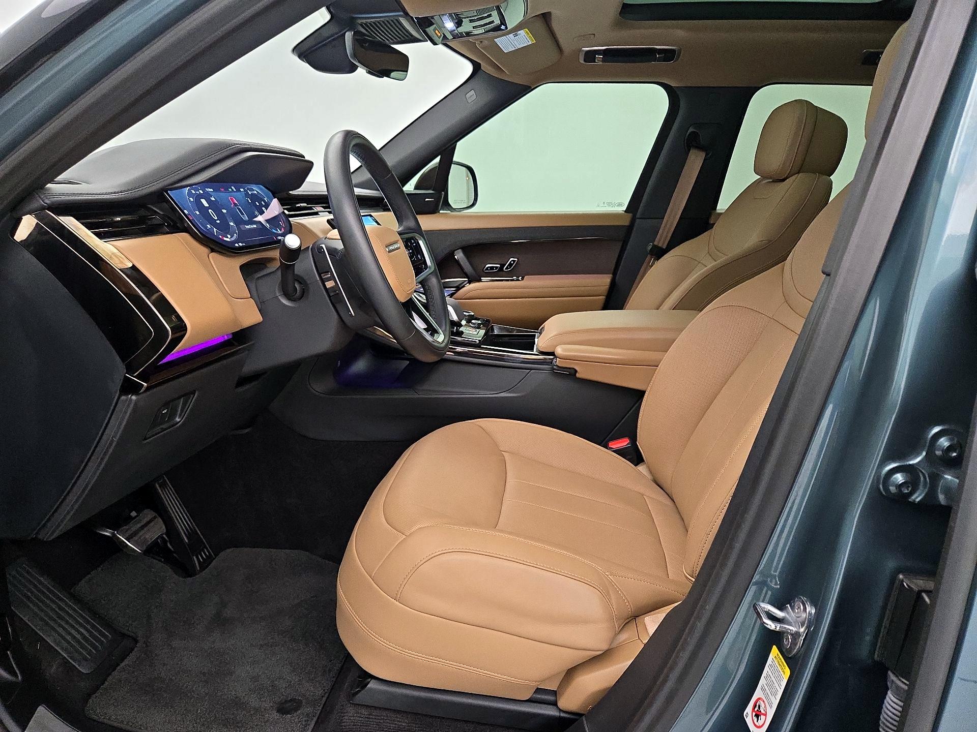 Thumbnail: 2023 Land Rover Range Rover Sport - 11