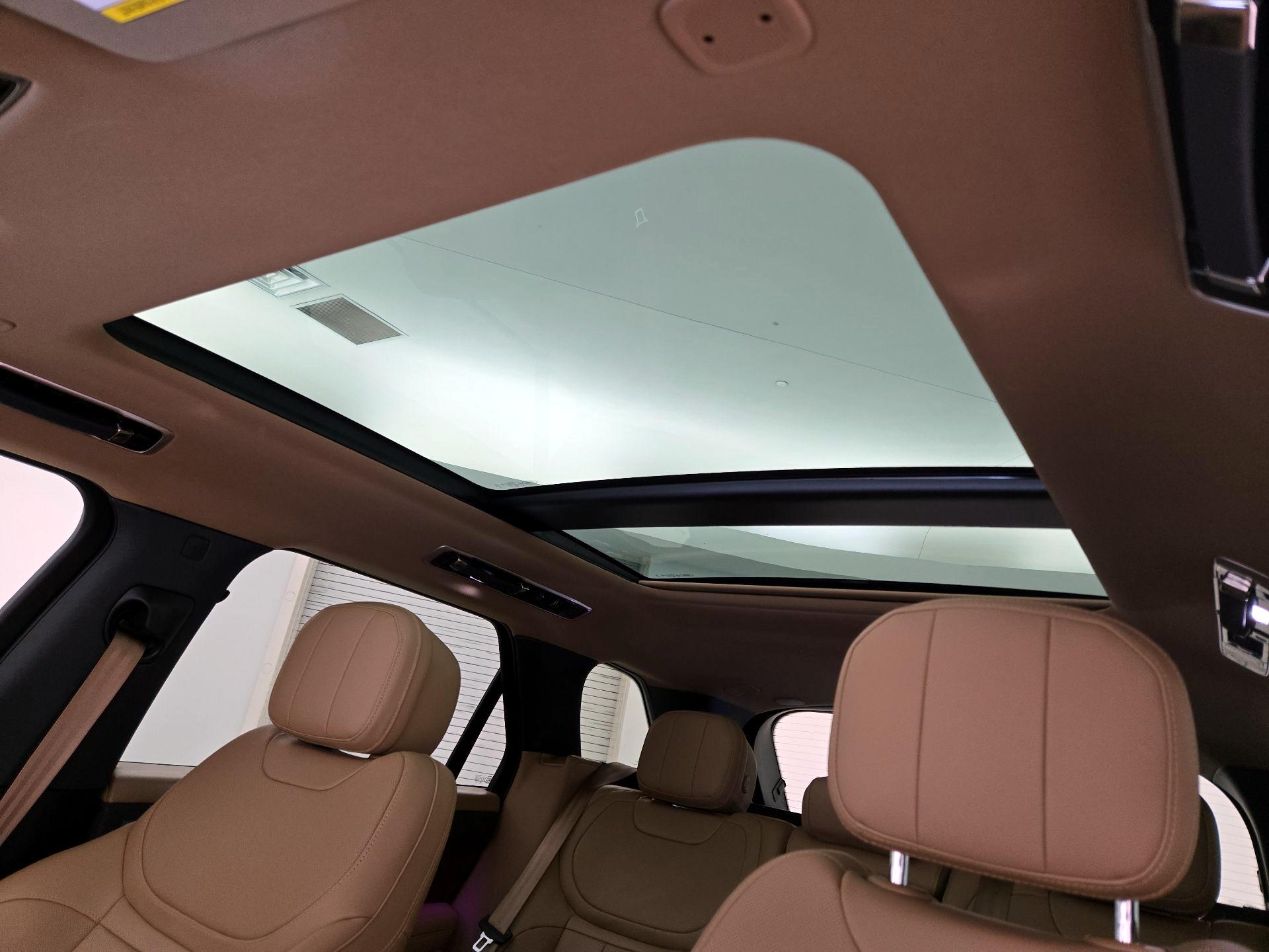Thumbnail: 2023 Land Rover Range Rover Sport - 20