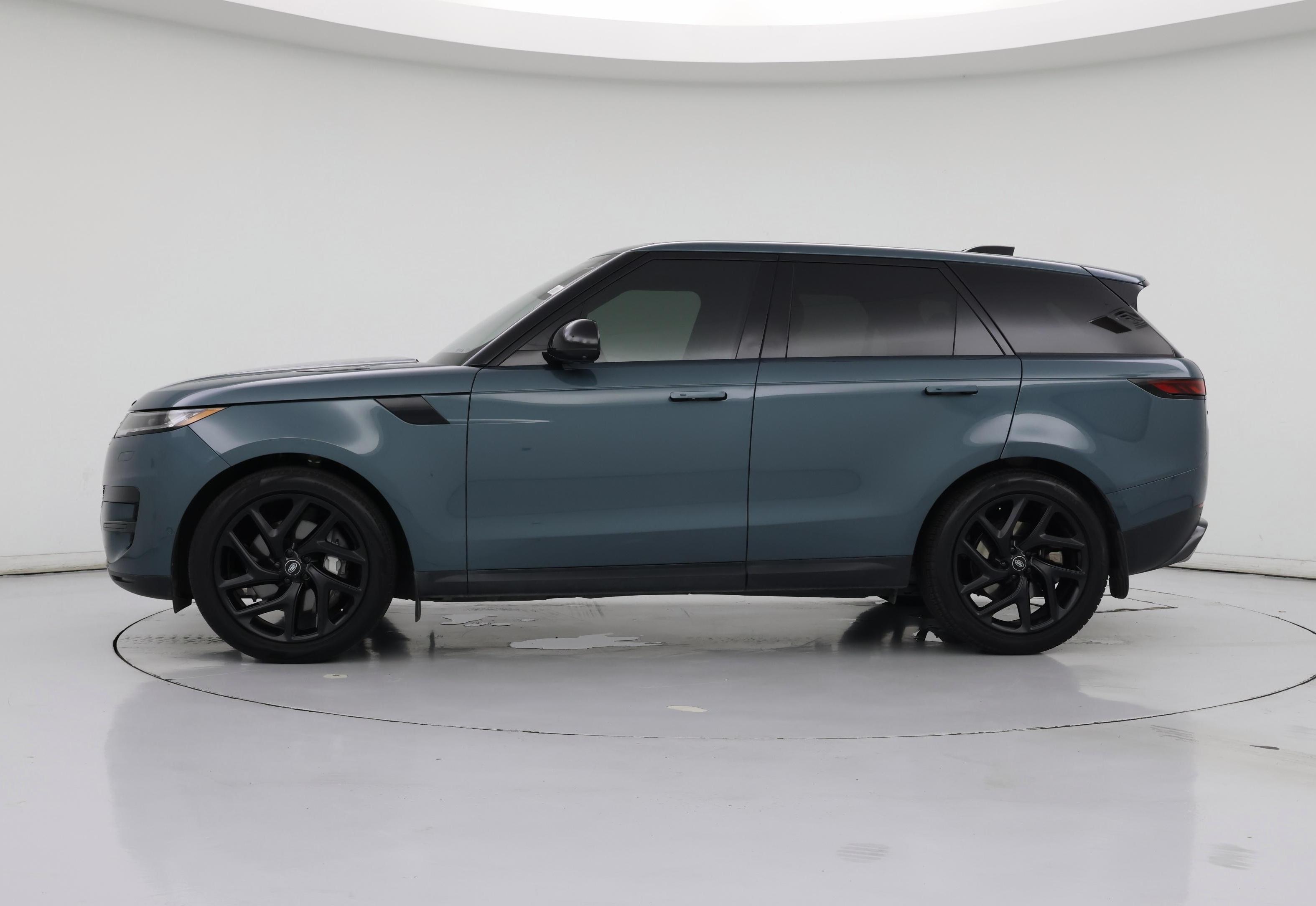 Thumbnail: 2023 Land Rover Range Rover Sport - 3