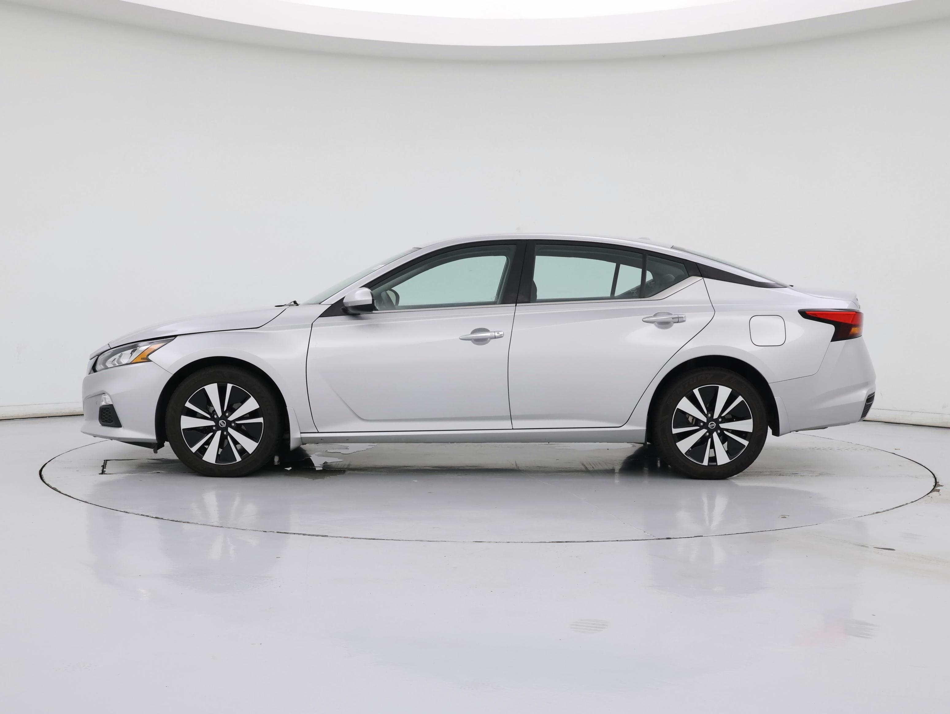 Thumbnail: 2021 Nissan Altima - 3