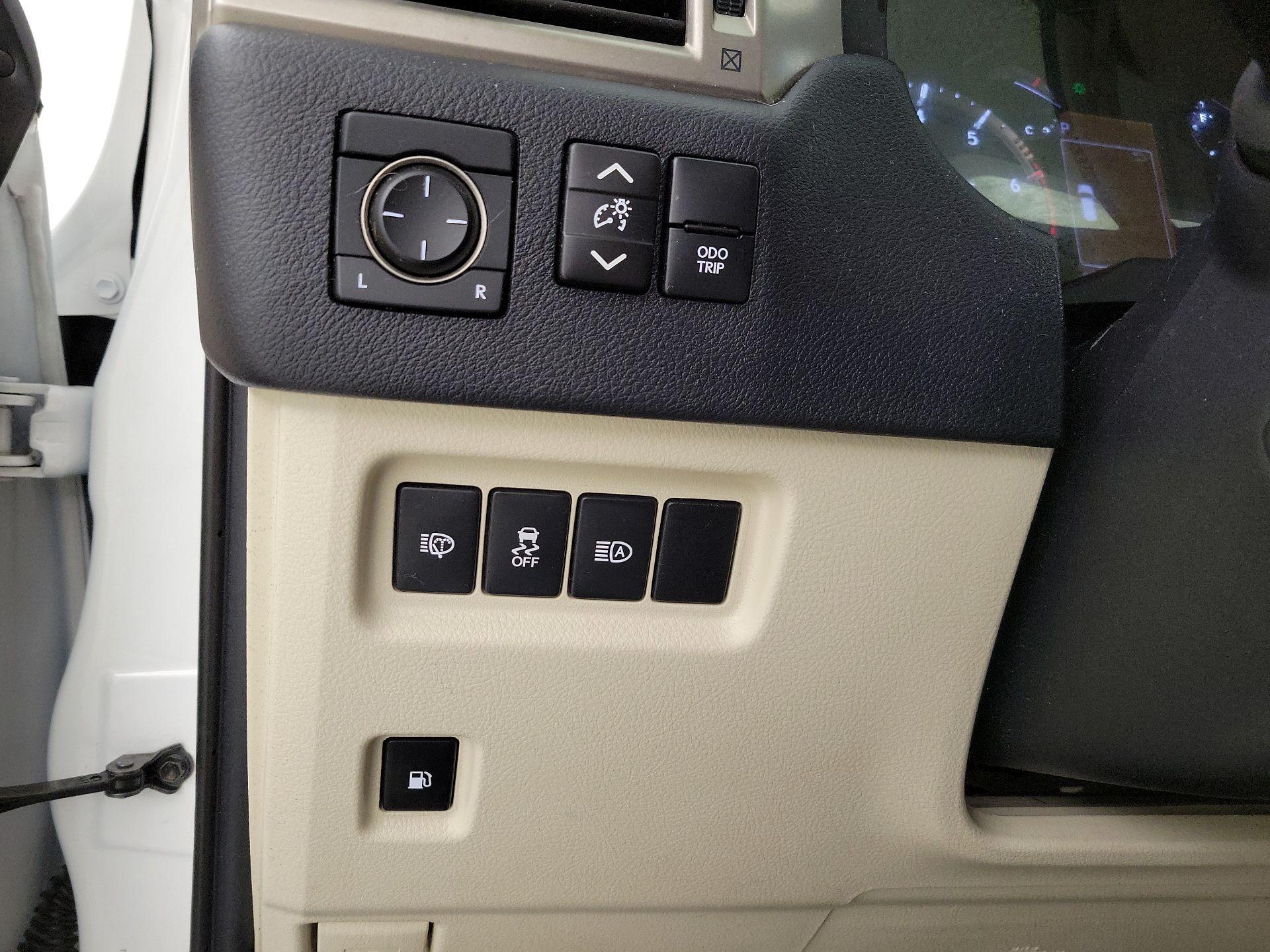Thumbnail: 2020 Lexus GX - 13