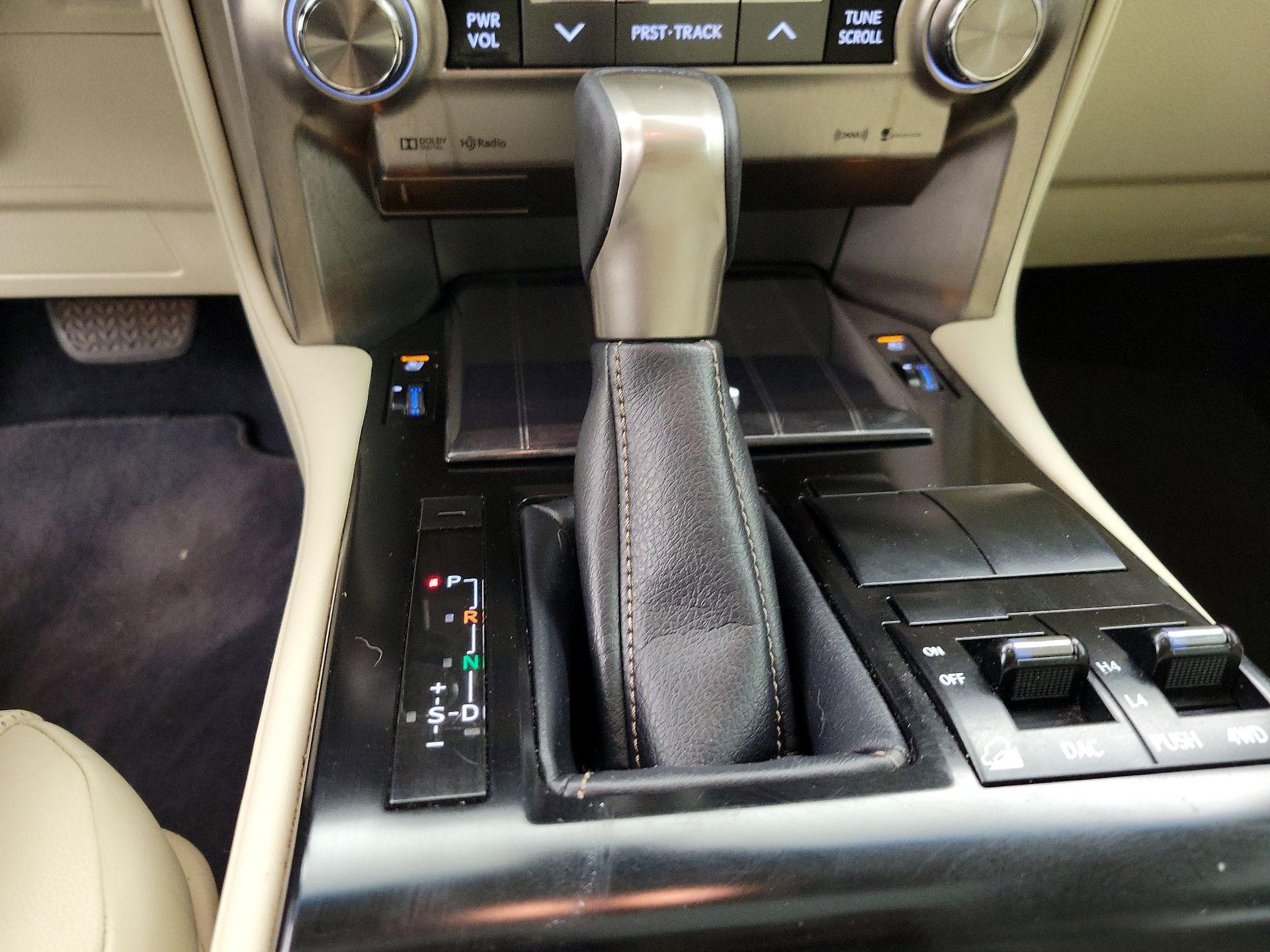 Thumbnail: 2020 Lexus GX - 17