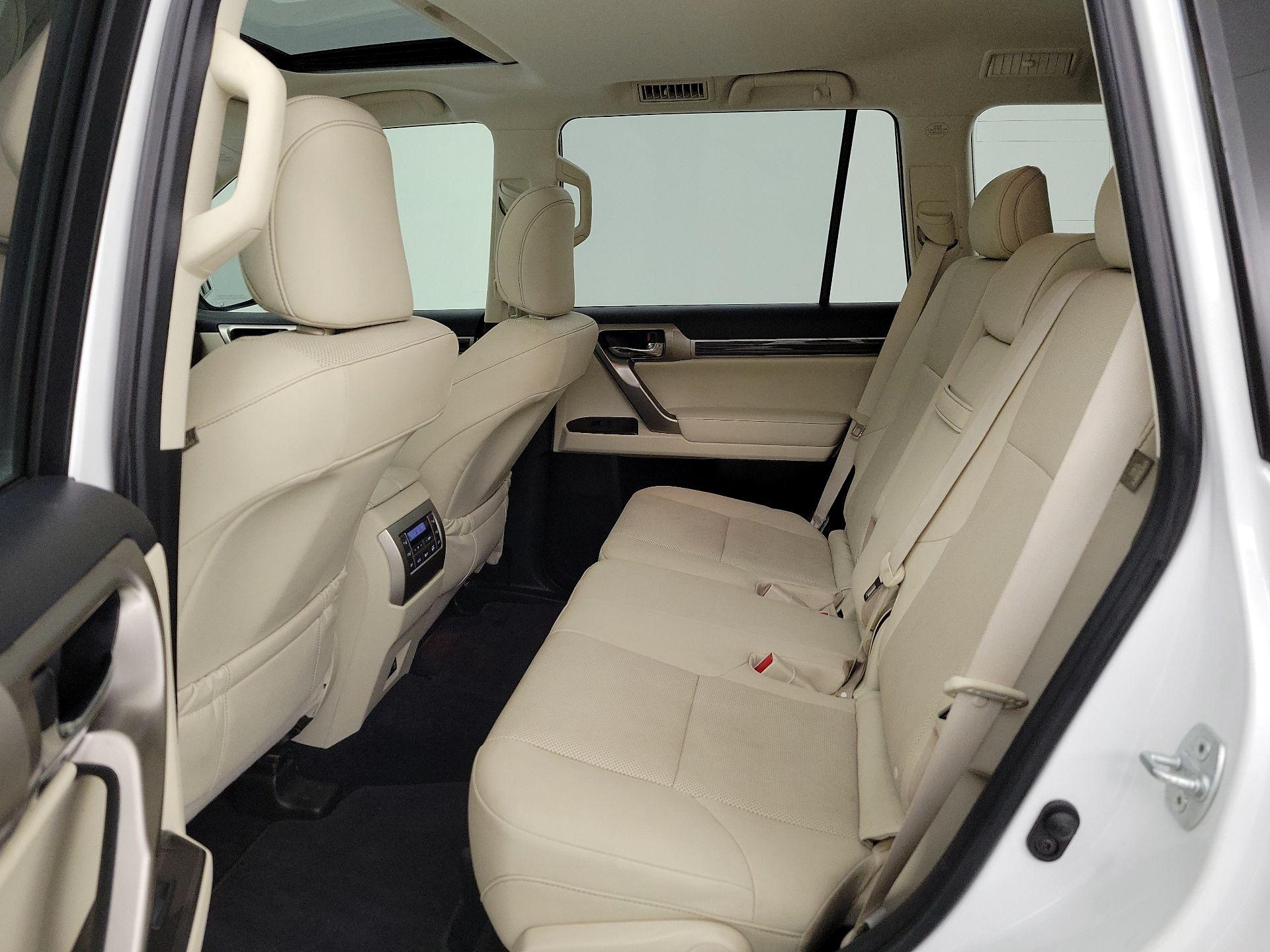 Thumbnail: 2020 Lexus GX - 19