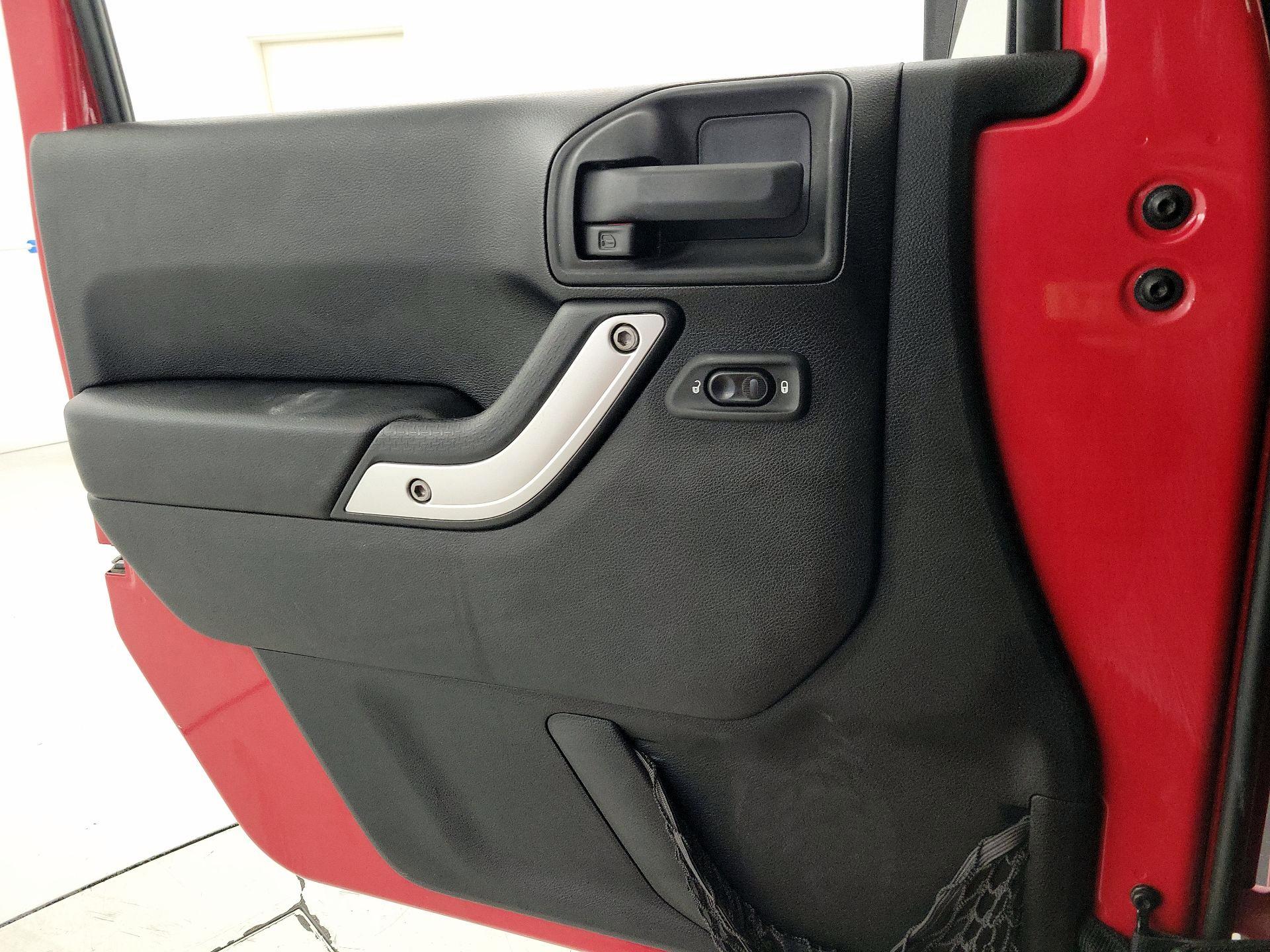 Thumbnail: 2013 Jeep Wrangler - 12