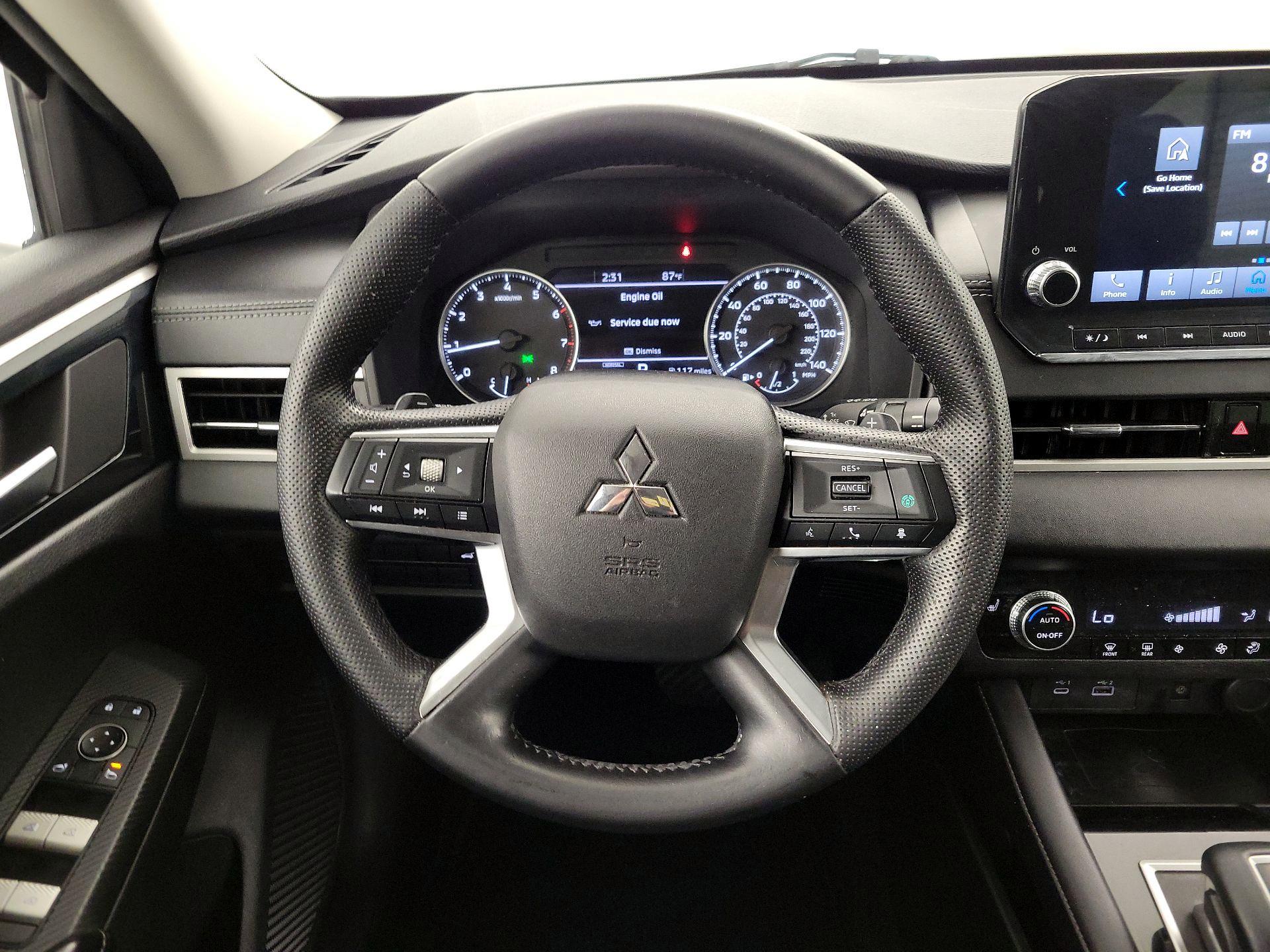 Thumbnail: 2022 Mitsubishi Outlander - 10