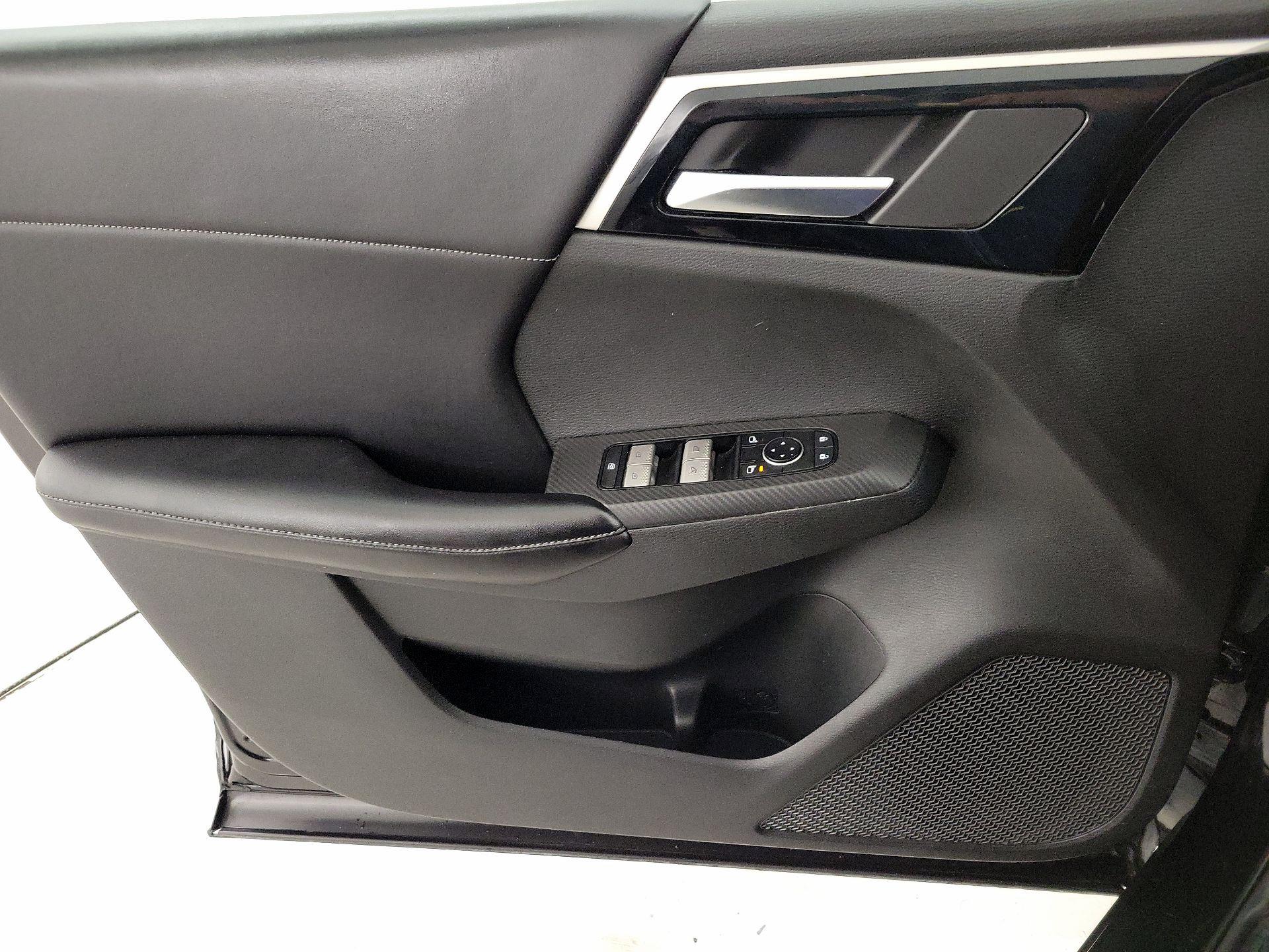 Thumbnail: 2022 Mitsubishi Outlander - 12