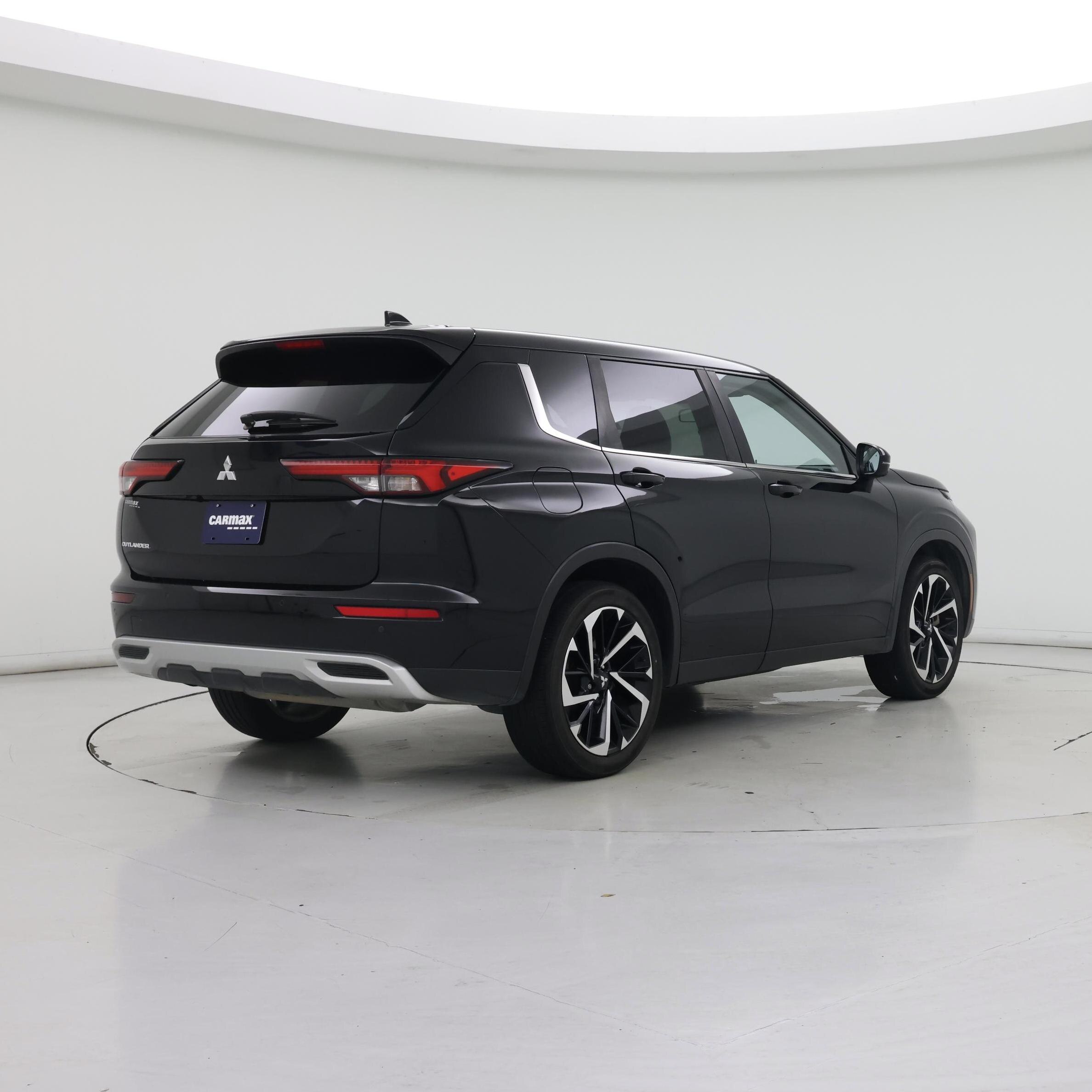 Thumbnail: 2022 Mitsubishi Outlander - 8