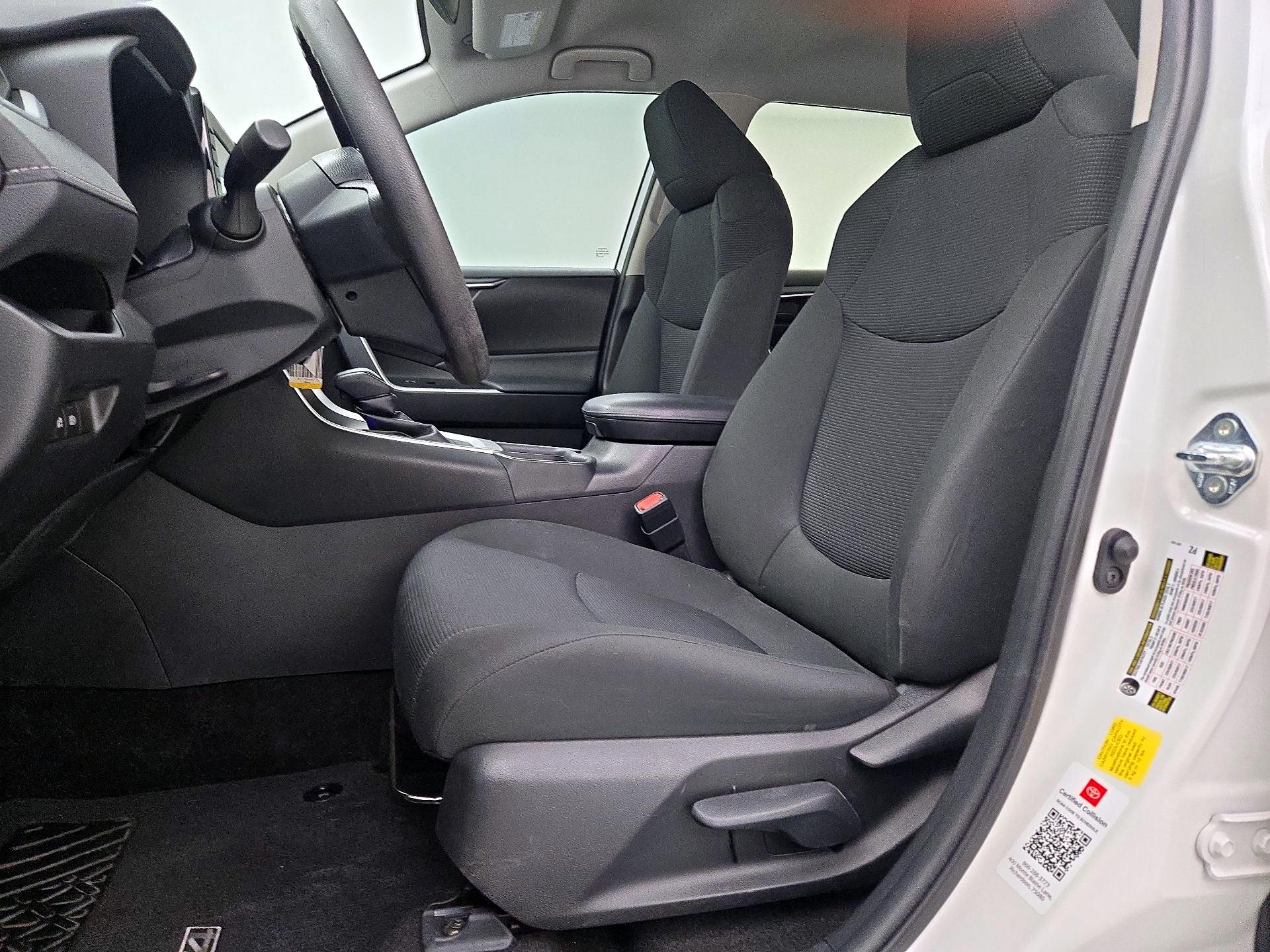 Thumbnail: 2021 Toyota RAV4 - 11