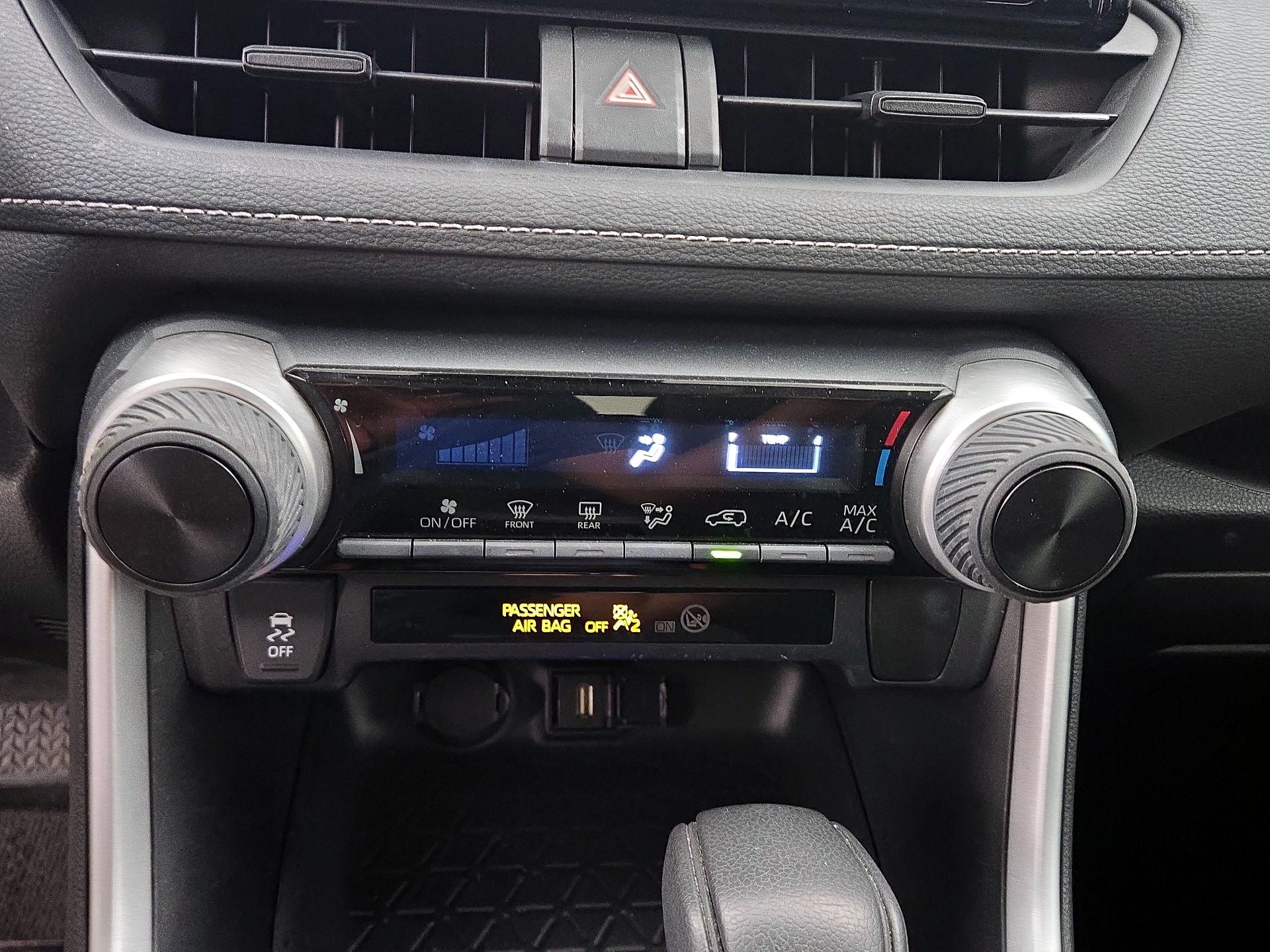 Thumbnail: 2021 Toyota RAV4 - 16