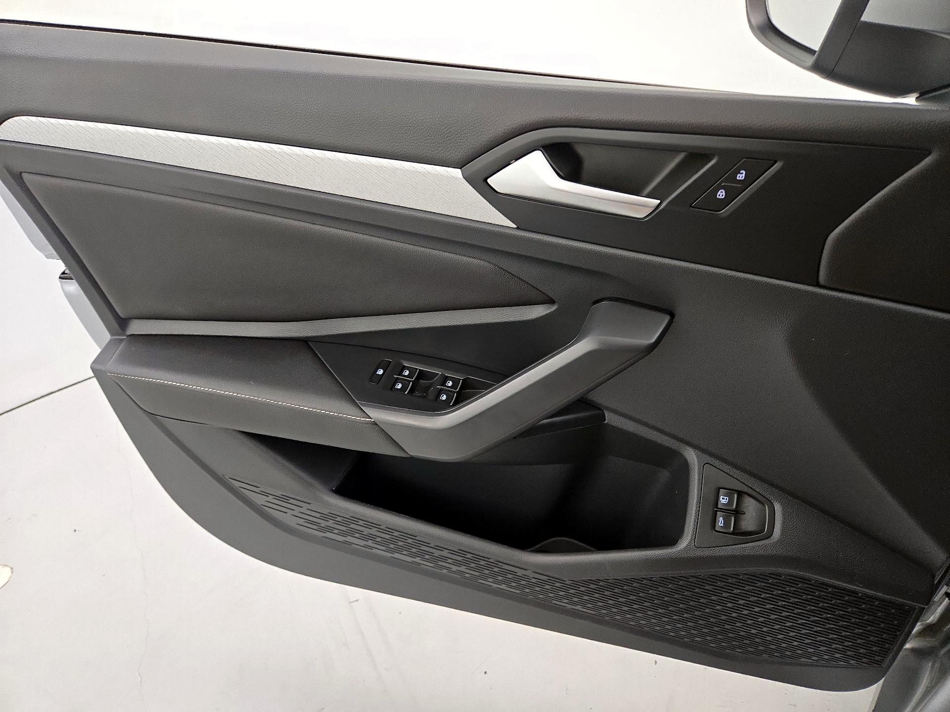 Thumbnail: 2022 Volkswagen Jetta - 12