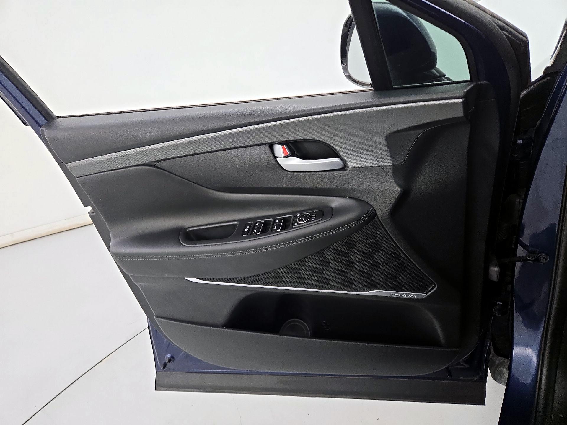 Thumbnail: 2022 Hyundai Santa Fe - 12