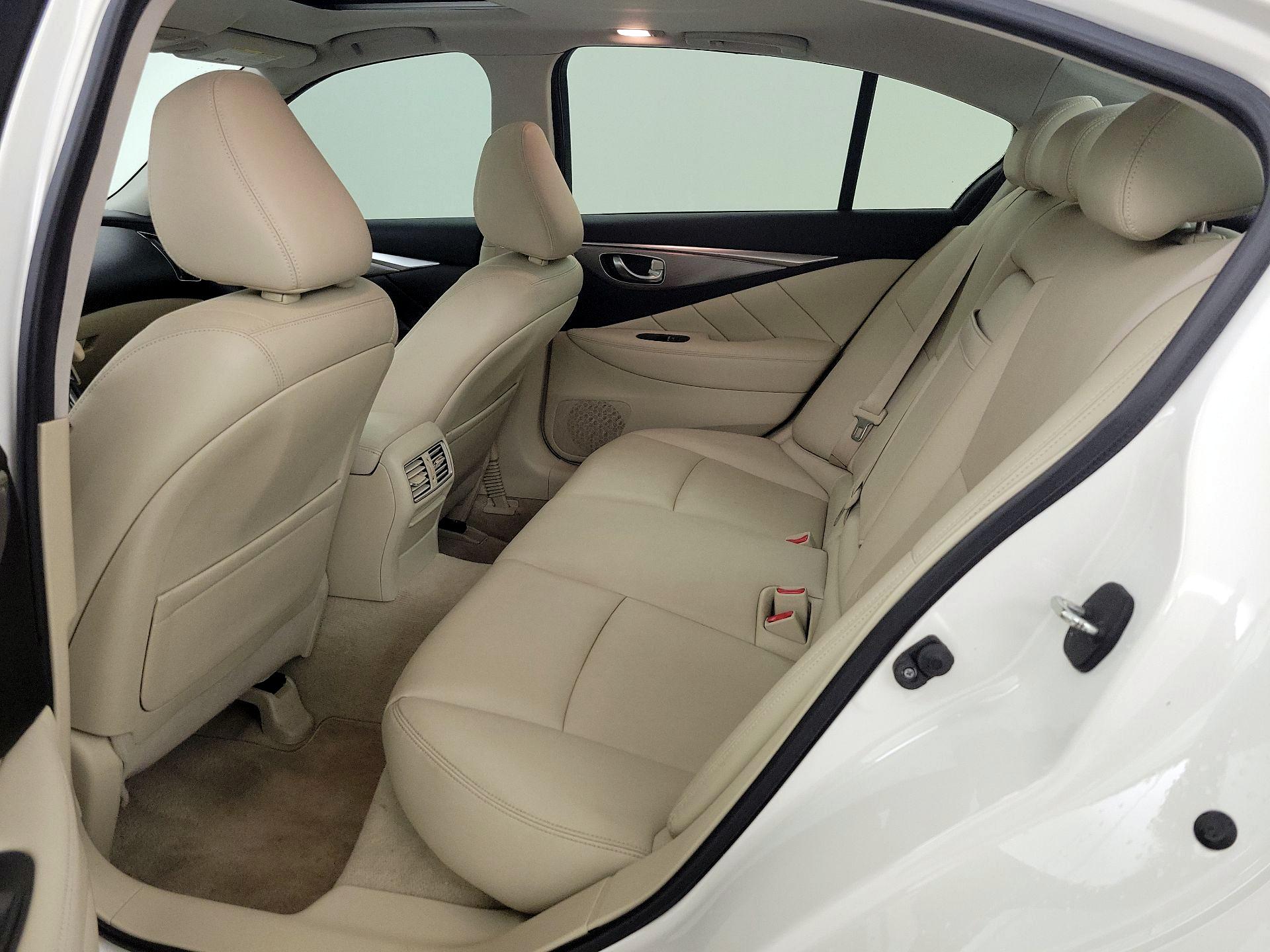 Thumbnail: 2016 INFINITI Q50 - 19