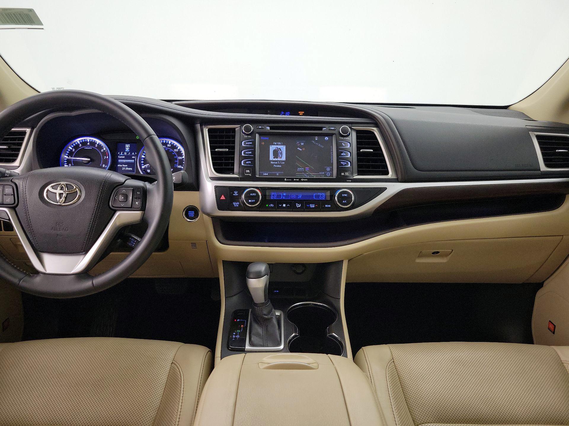 Thumbnail: 2016 Toyota Highlander - 9