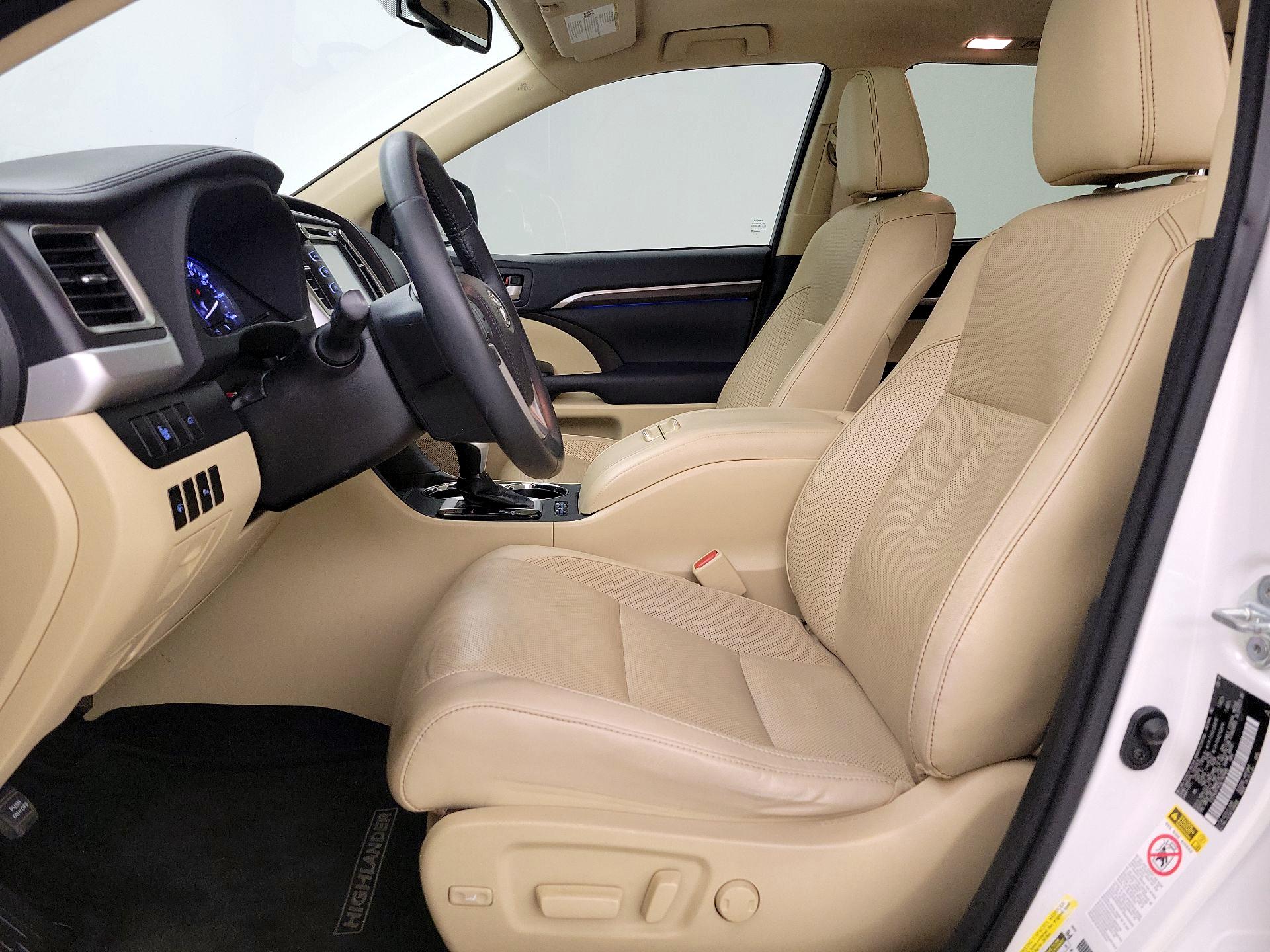 Thumbnail: 2016 Toyota Highlander - 11