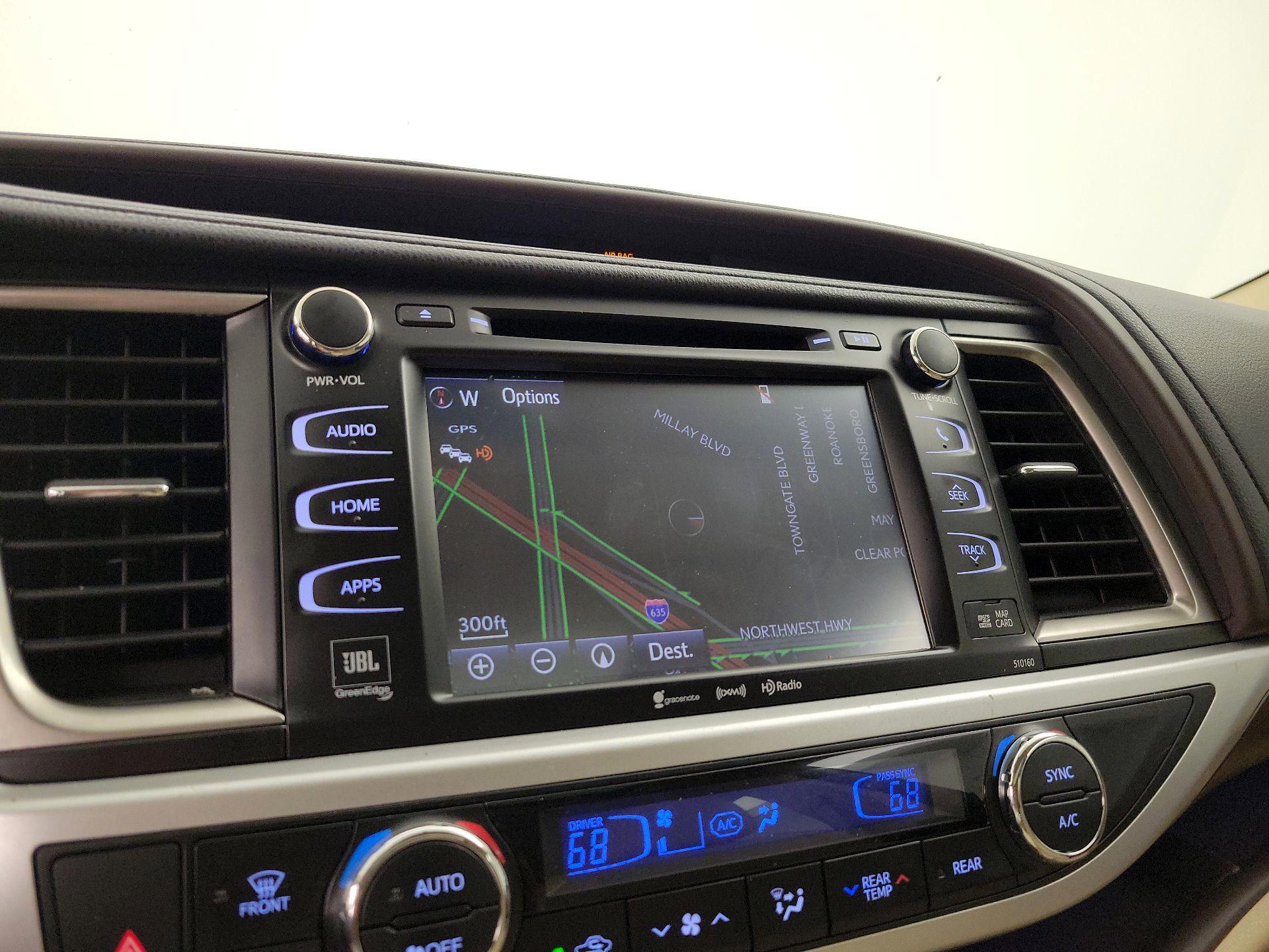 Thumbnail: 2016 Toyota Highlander - 14