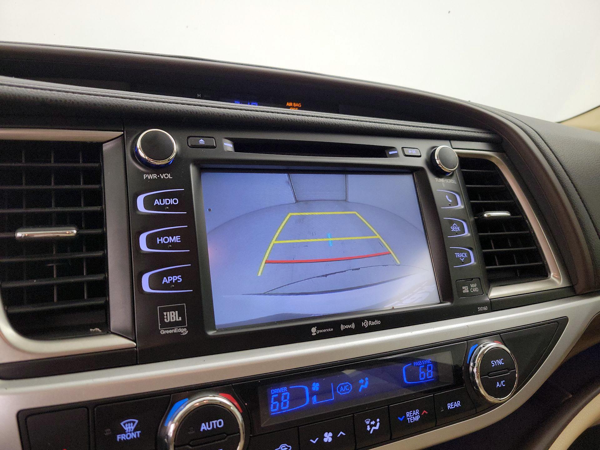 Thumbnail: 2016 Toyota Highlander - 15