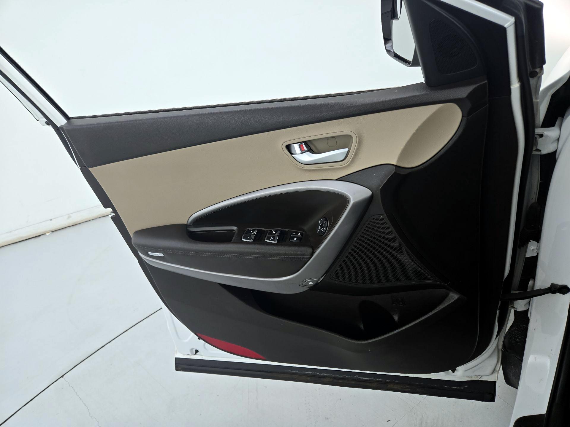 Thumbnail: 2017 Hyundai Santa Fe - 12
