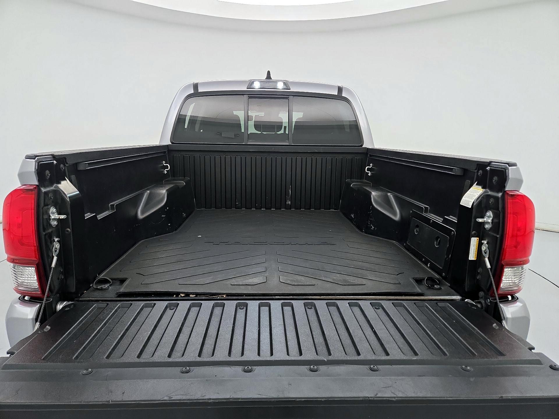 Thumbnail: 2021 Toyota Tacoma - 20