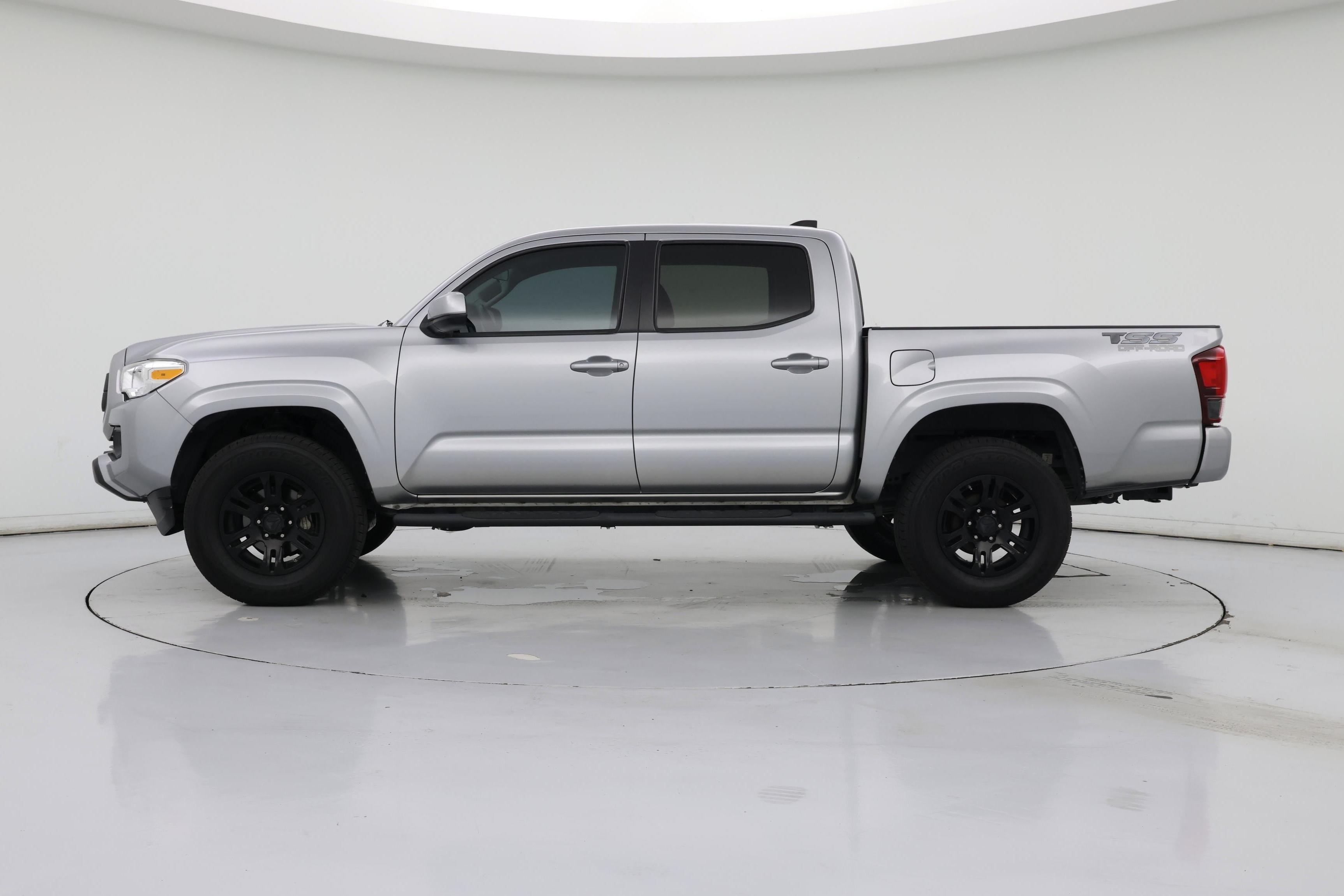 Thumbnail: 2021 Toyota Tacoma - 3