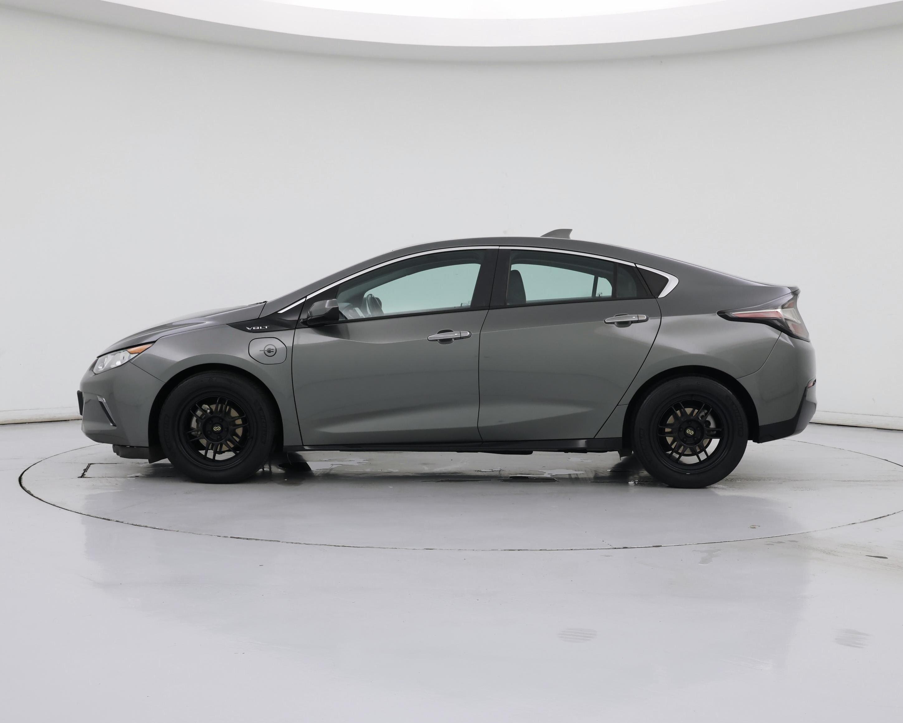 Thumbnail: 2017 Chevrolet Volt - 3