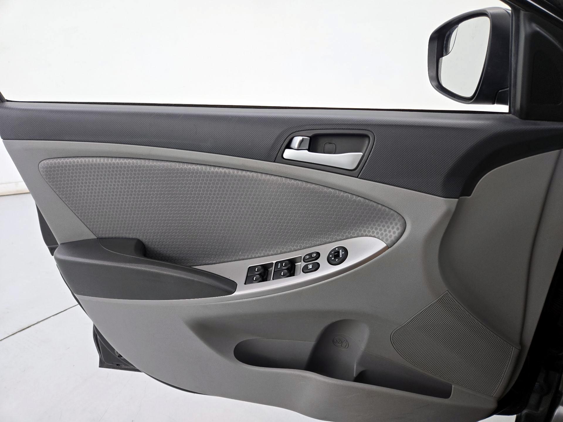 Thumbnail: 2016 Hyundai Accent - 12