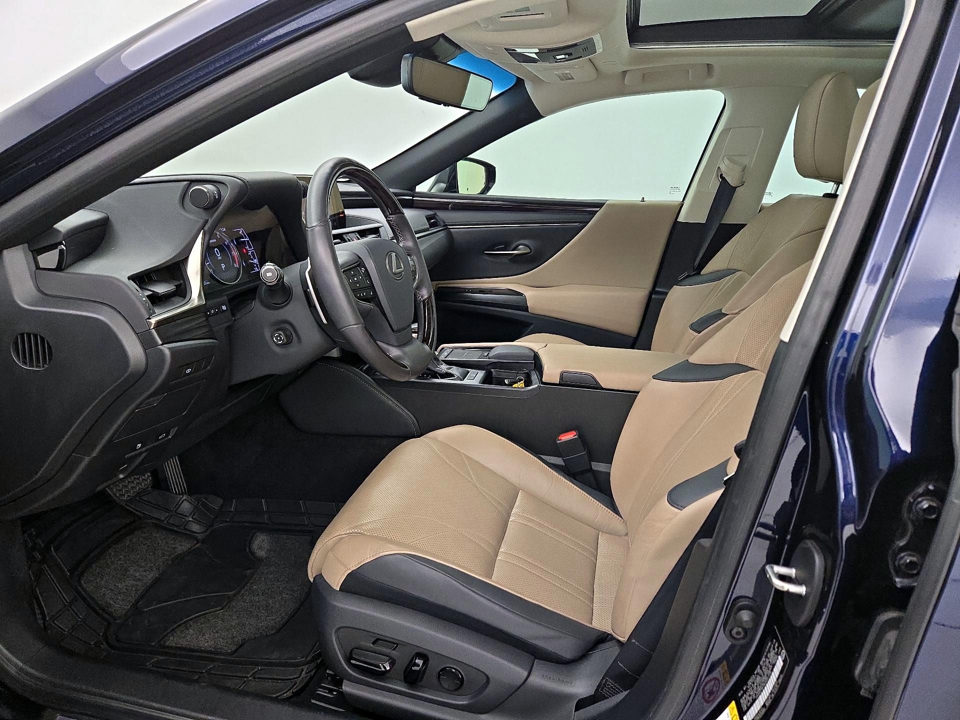 Thumbnail: 2019 Lexus ES - 11