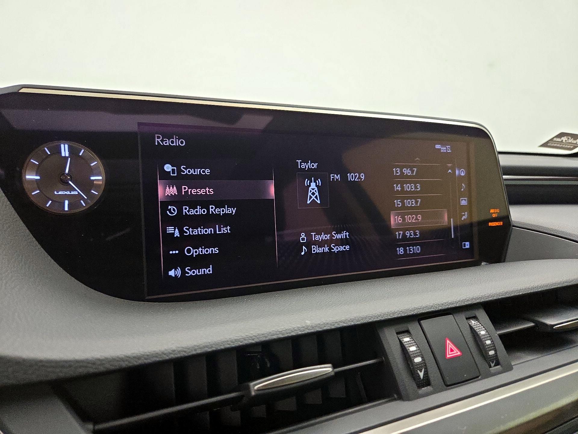 Thumbnail: 2019 Lexus ES - 16