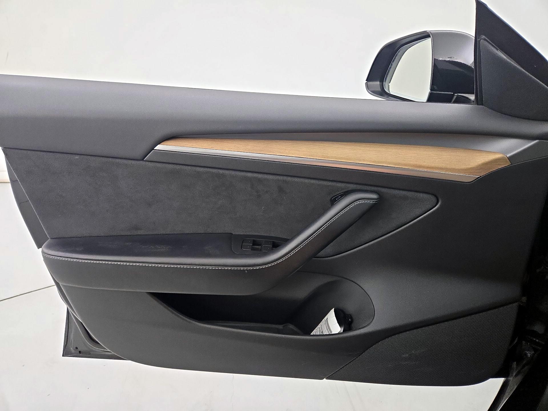 Thumbnail: 2021 Tesla Model 3 - 12