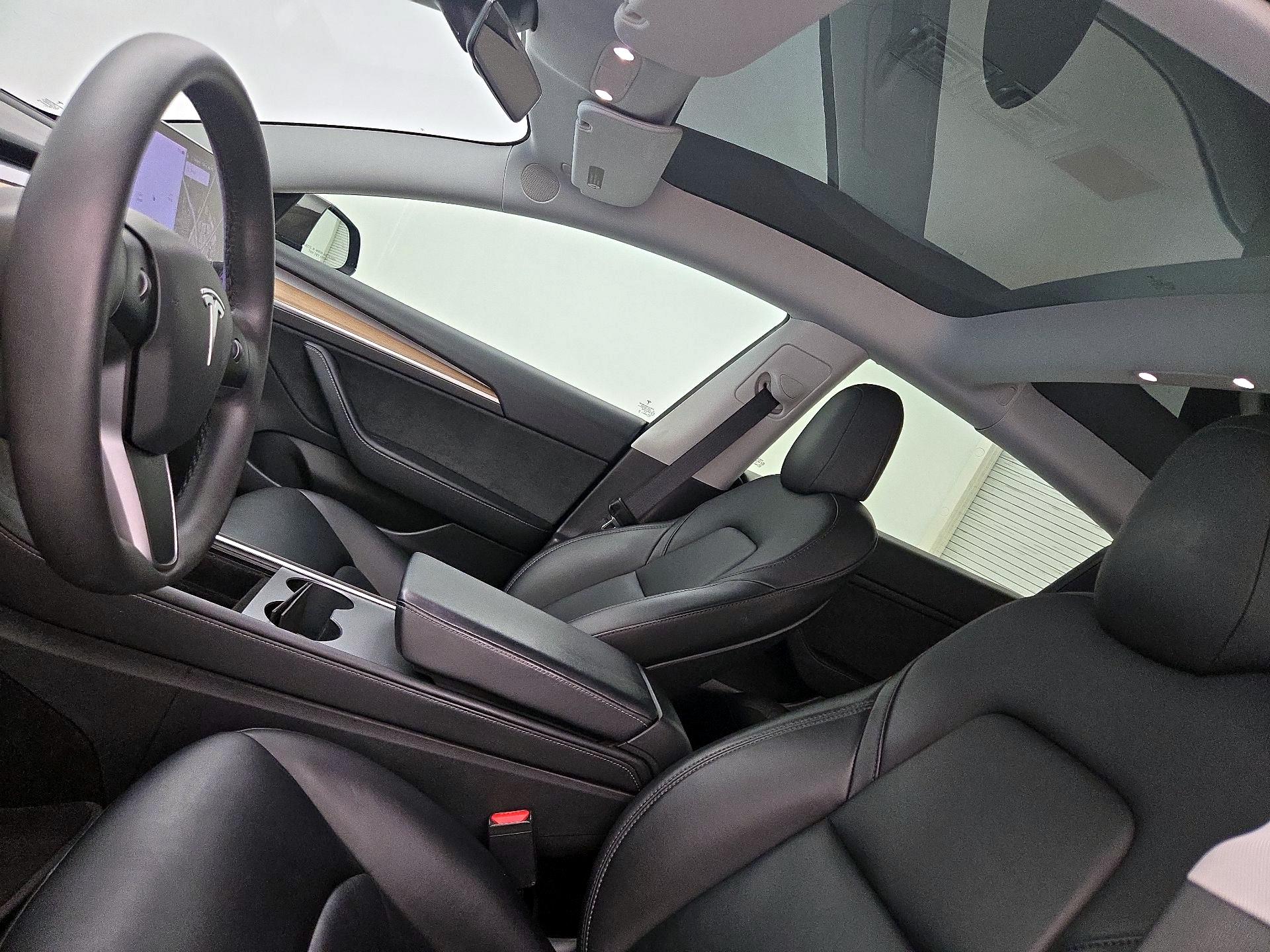 Thumbnail: 2021 Tesla Model 3 - 19