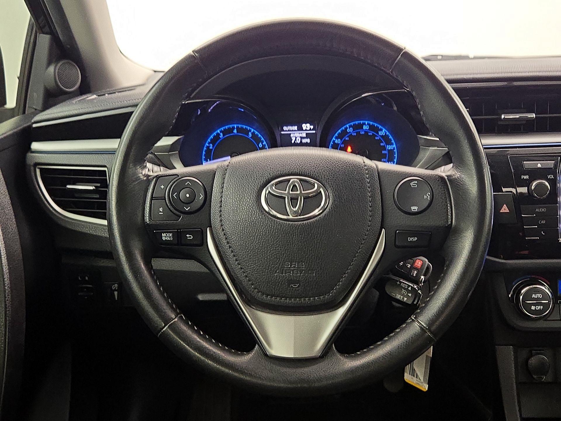 Thumbnail: 2015 Toyota Corolla - 10