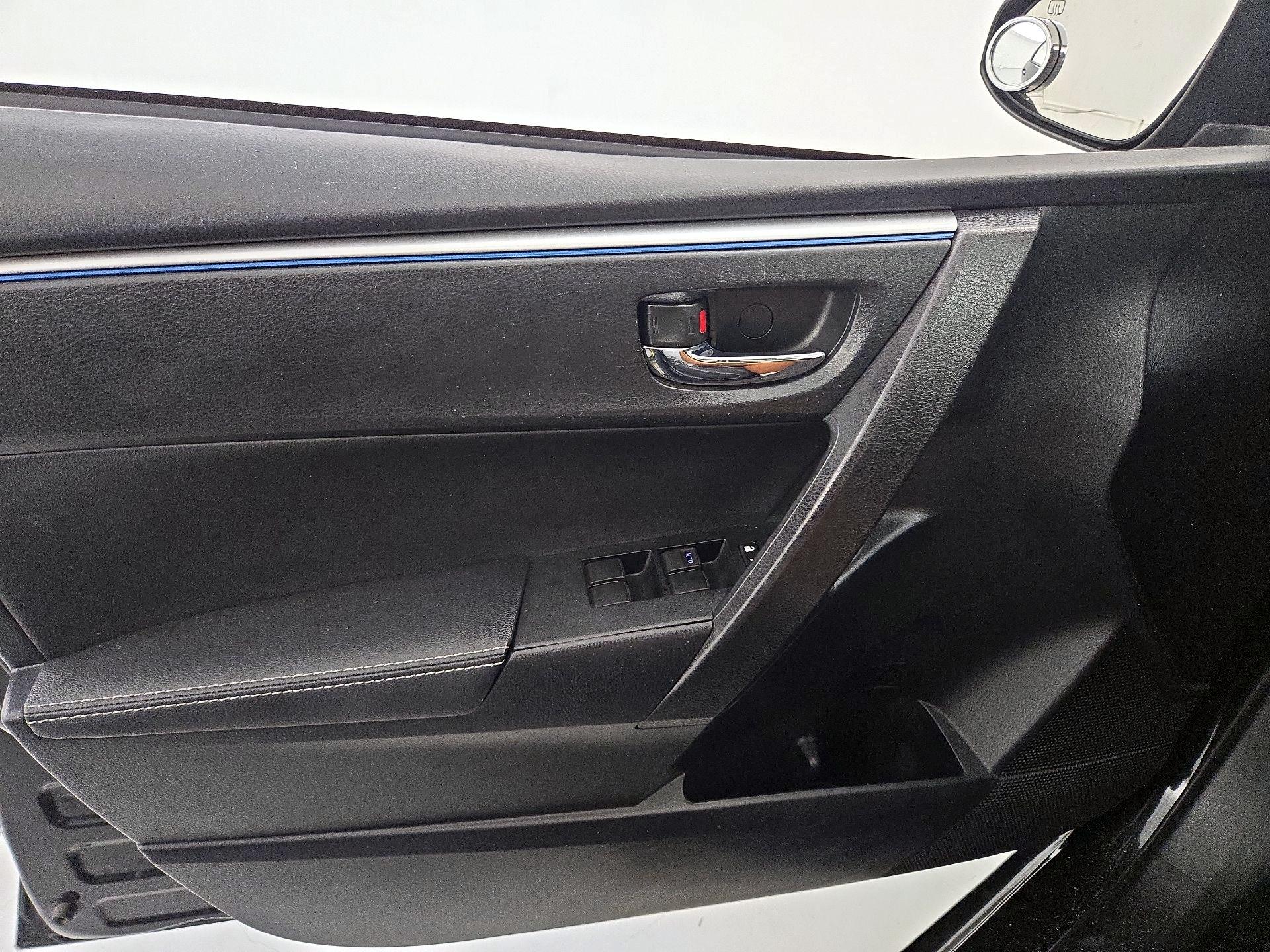 Thumbnail: 2015 Toyota Corolla - 12