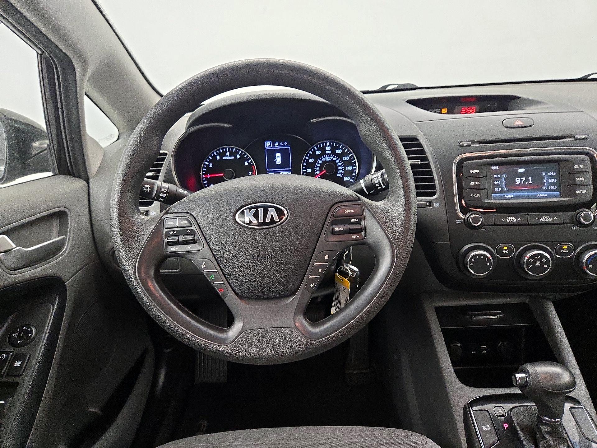 Thumbnail: 2017 Kia Forte - 10