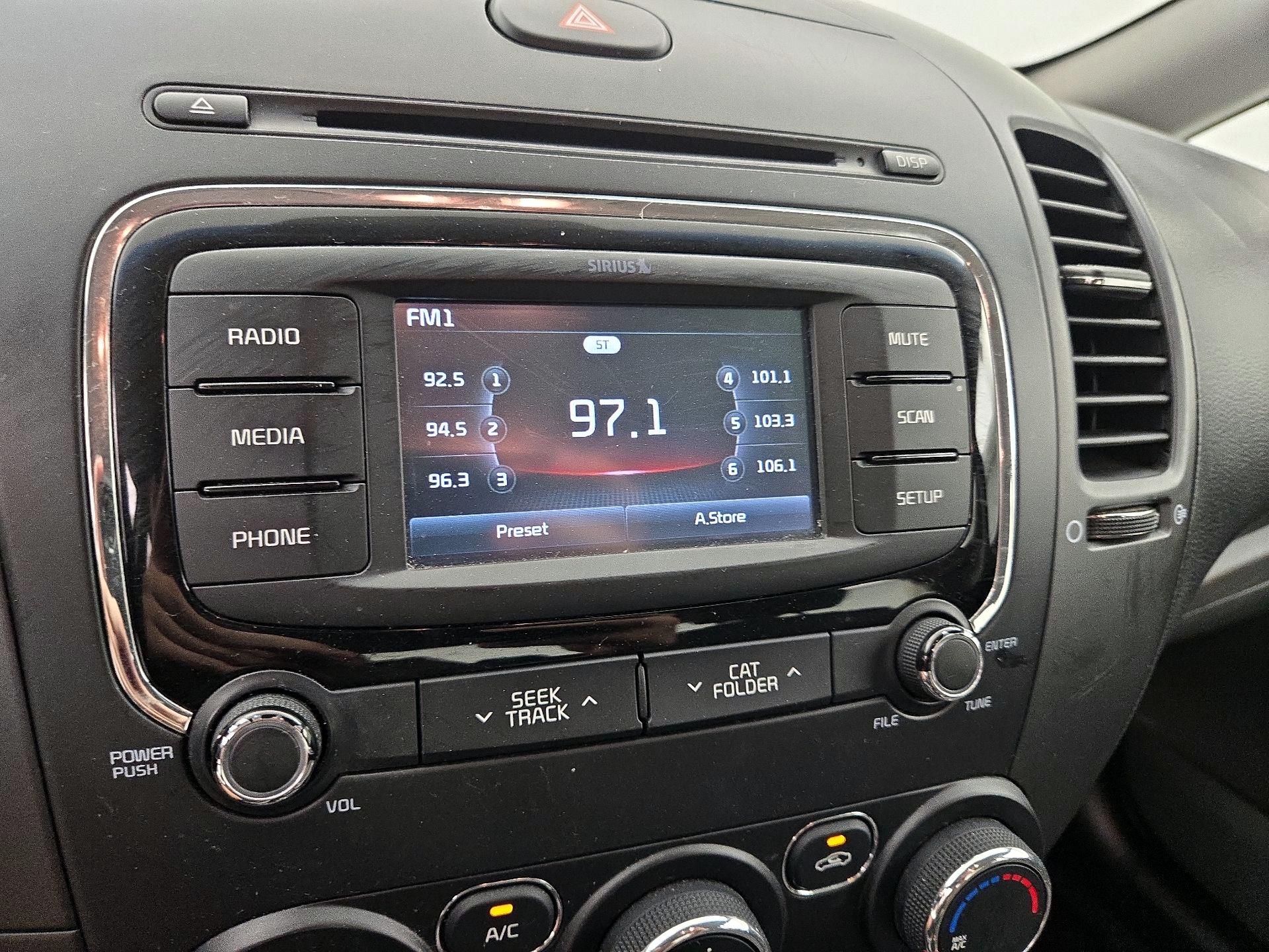 Thumbnail: 2017 Kia Forte - 15