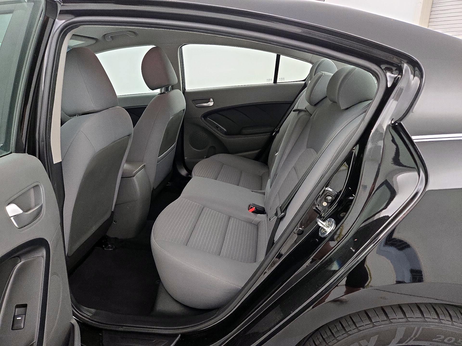 Thumbnail: 2017 Kia Forte - 19