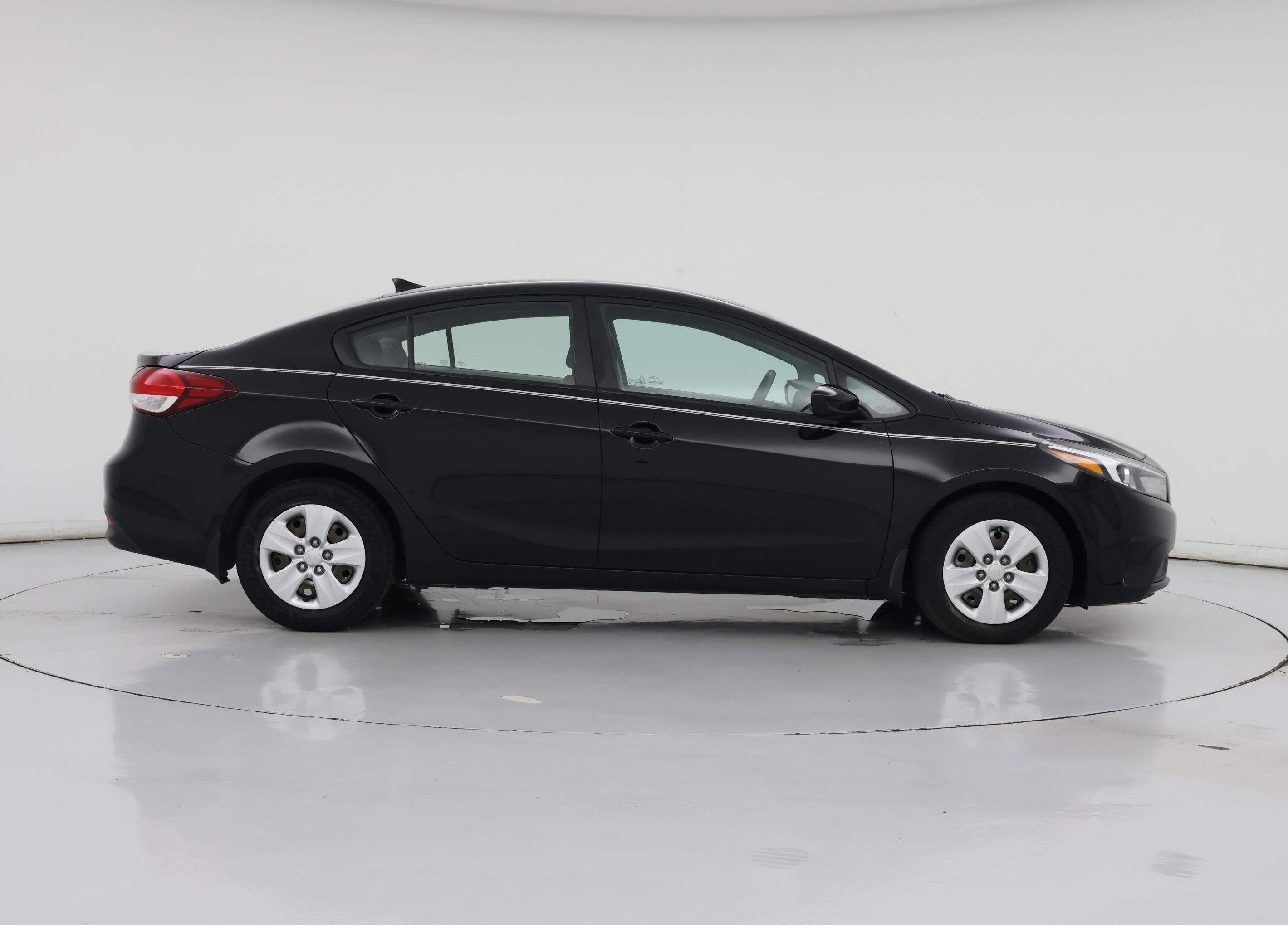 Thumbnail: 2017 Kia Forte - 7