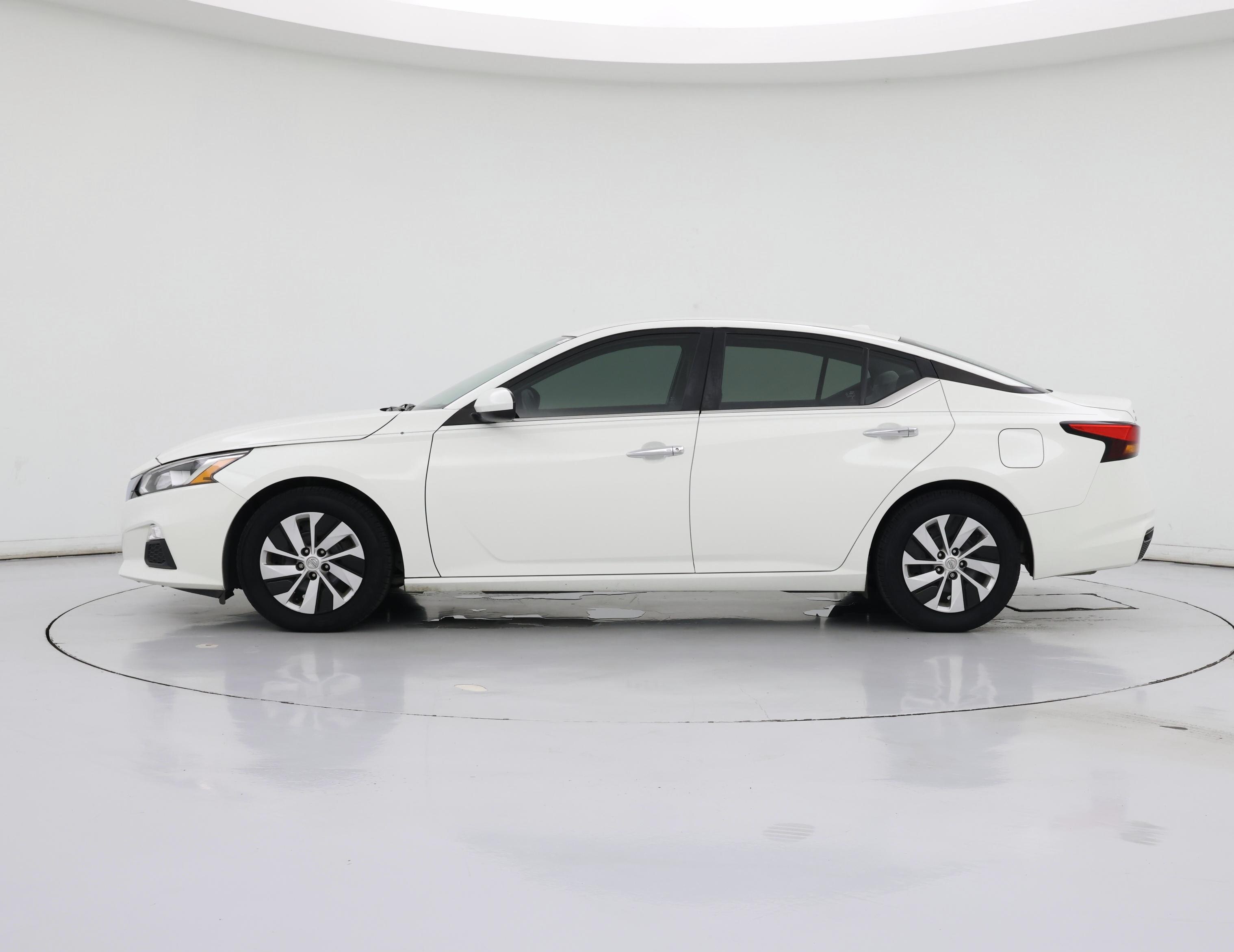Thumbnail: 2020 Nissan Altima - 3