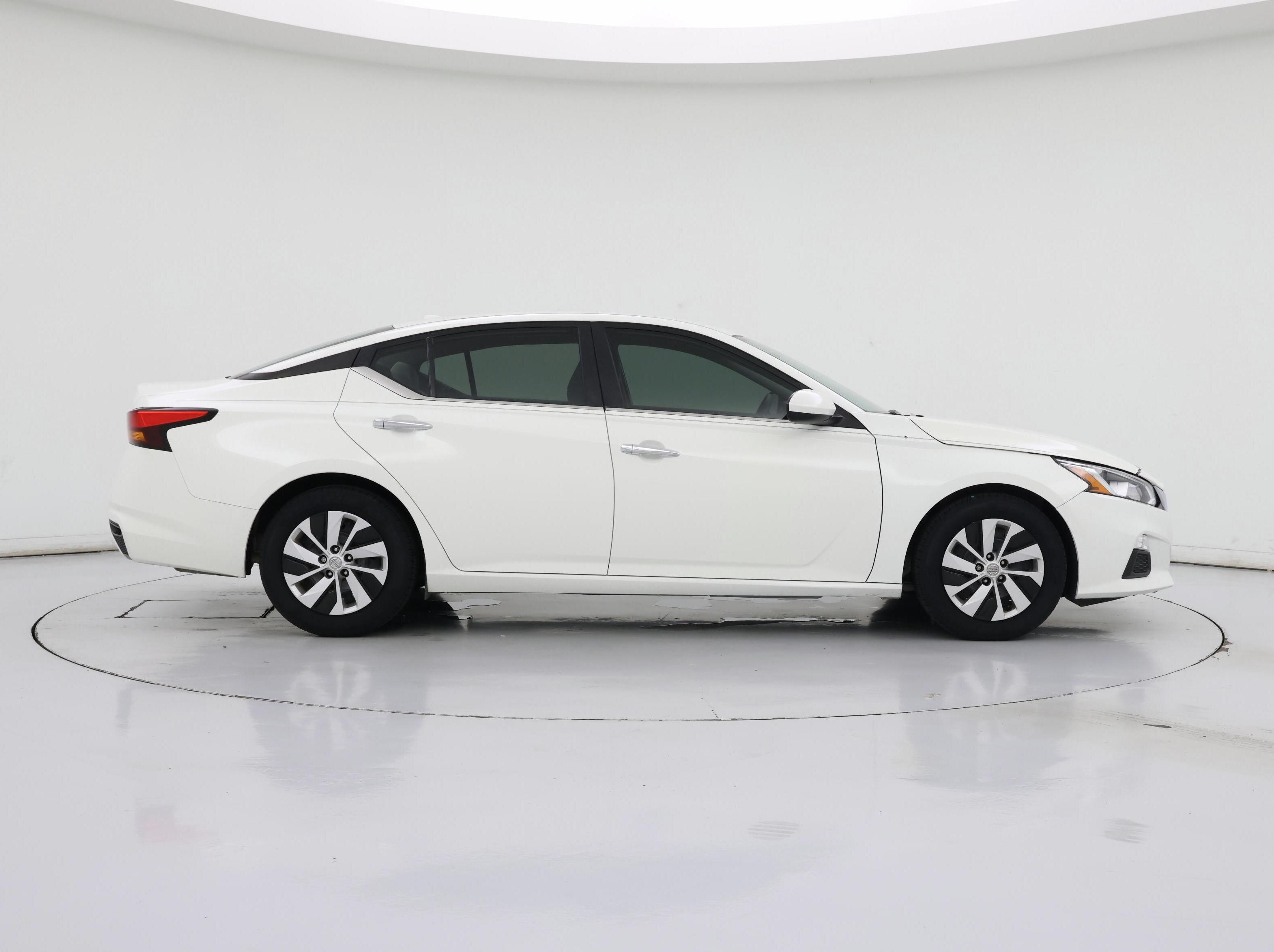 Thumbnail: 2020 Nissan Altima - 7