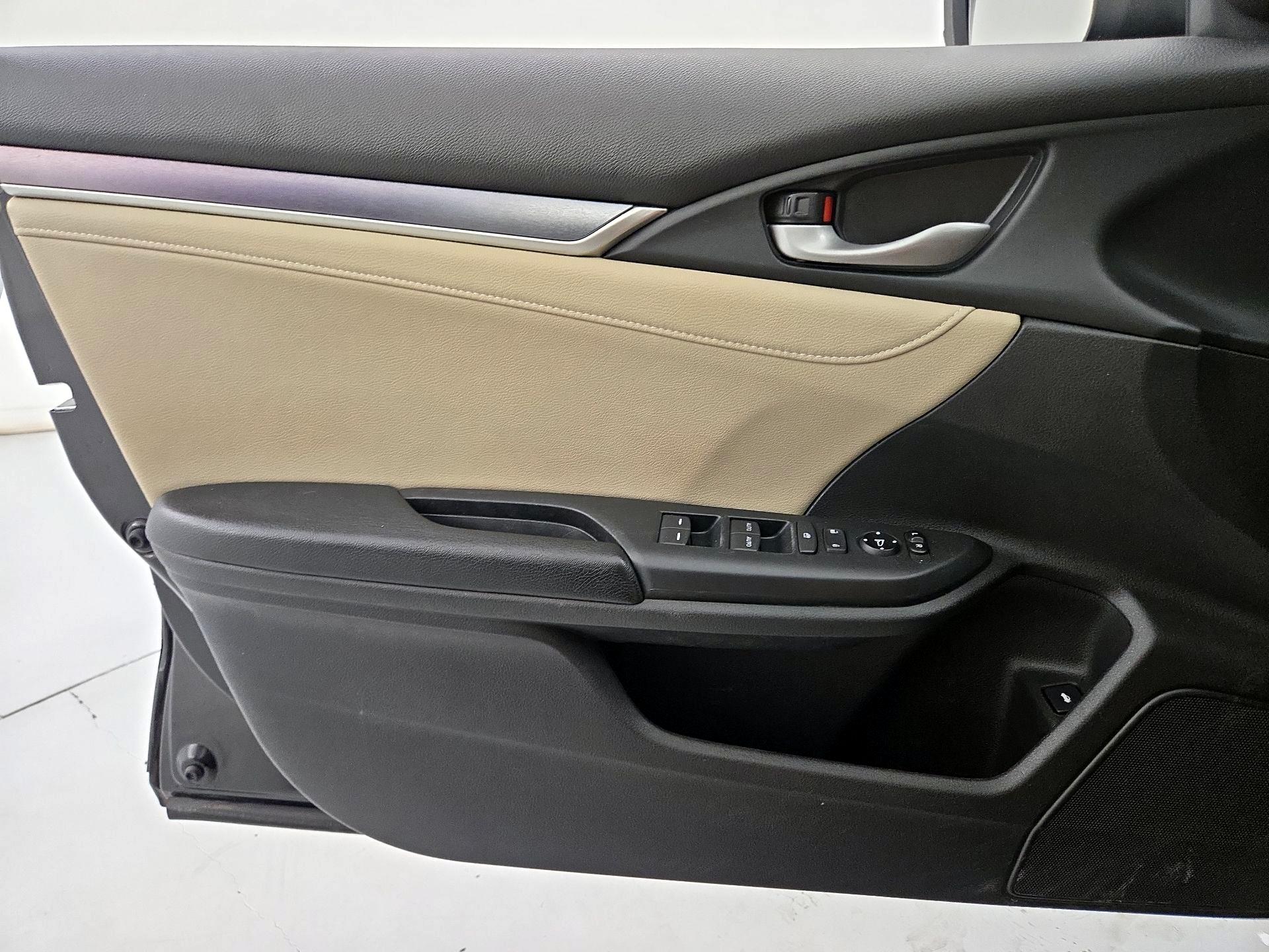 Thumbnail: 2017 Honda Civic - 12