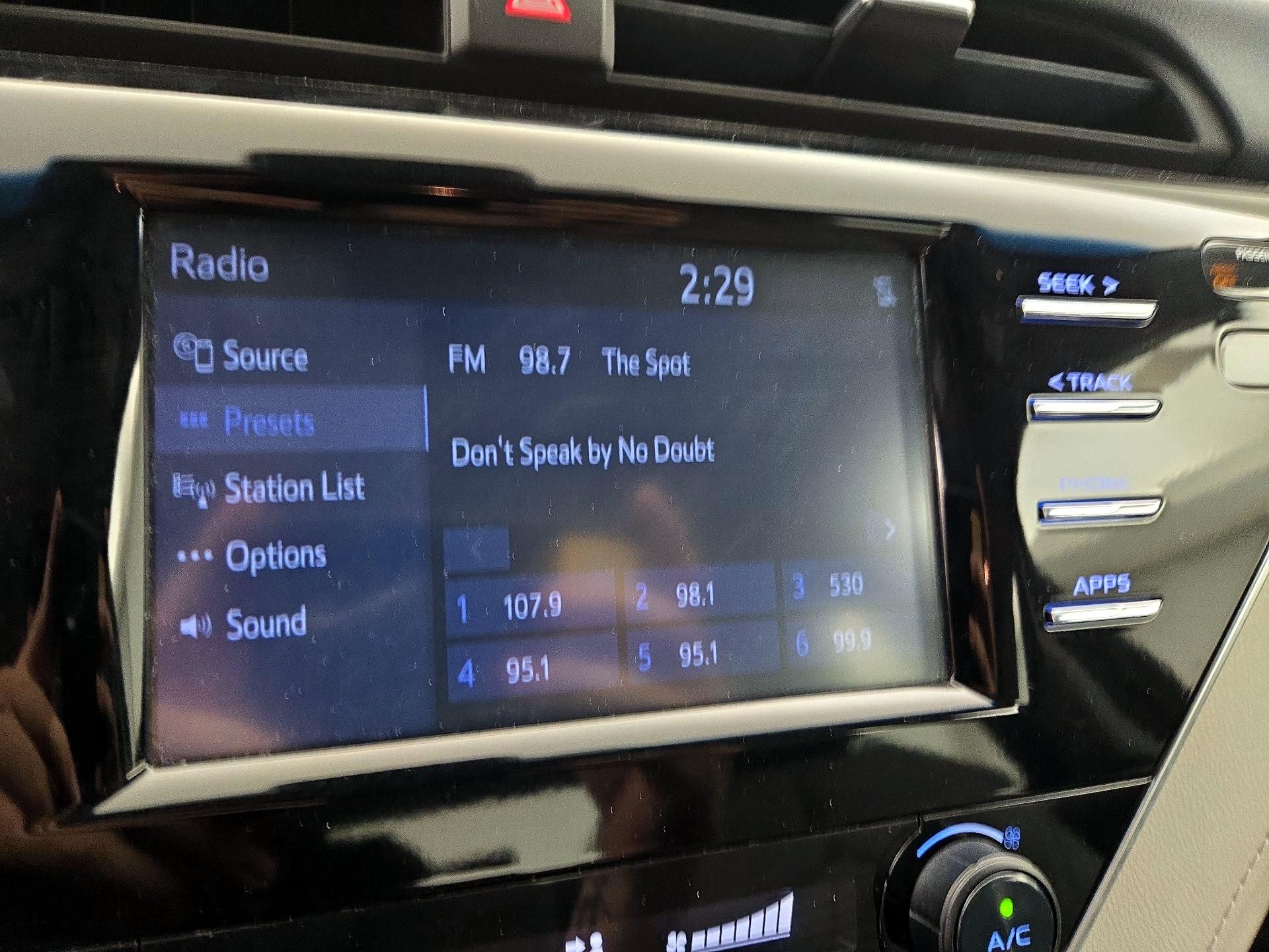 Thumbnail: 2018 Toyota Camry - 15