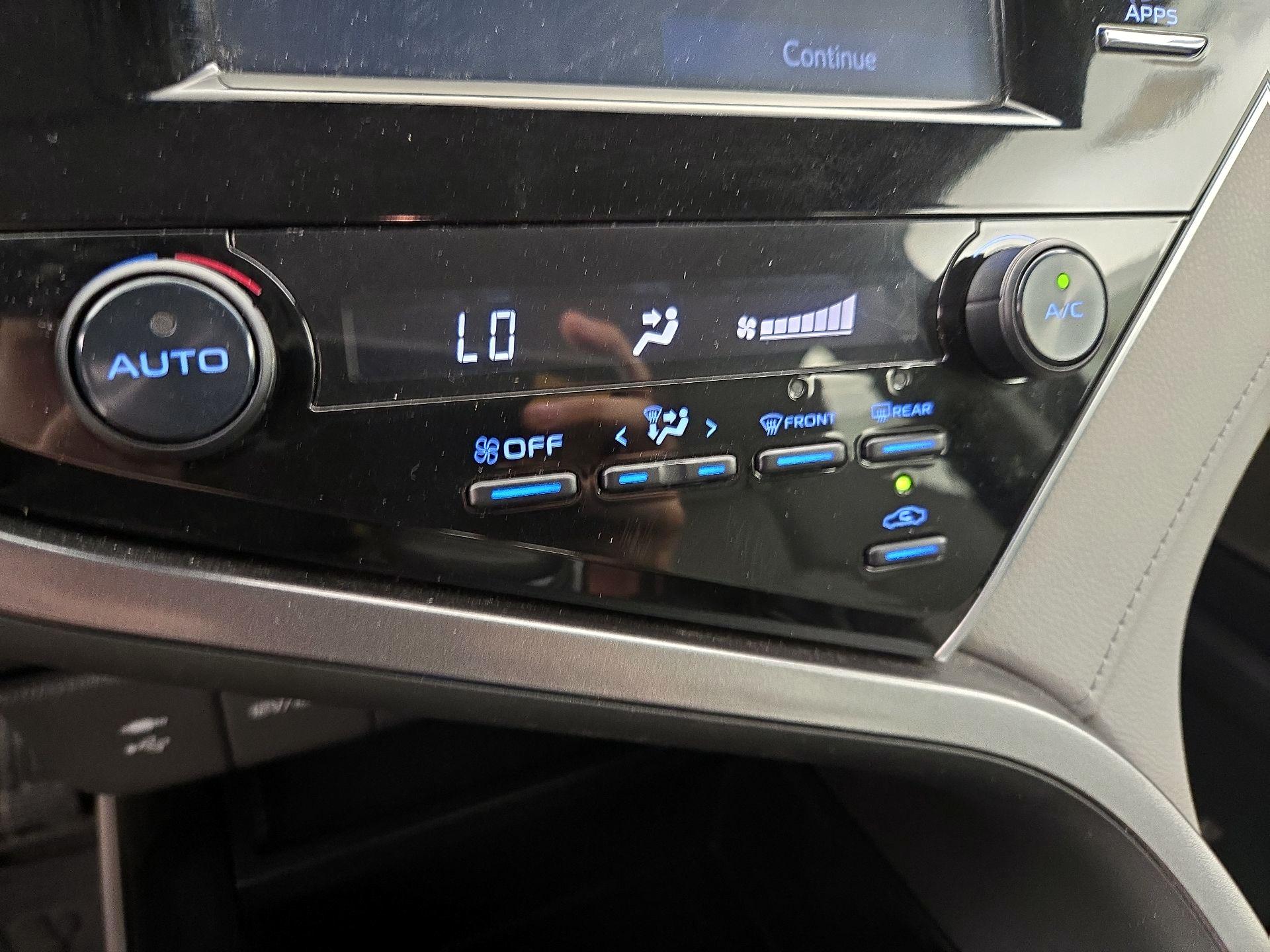 Thumbnail: 2018 Toyota Camry - 16