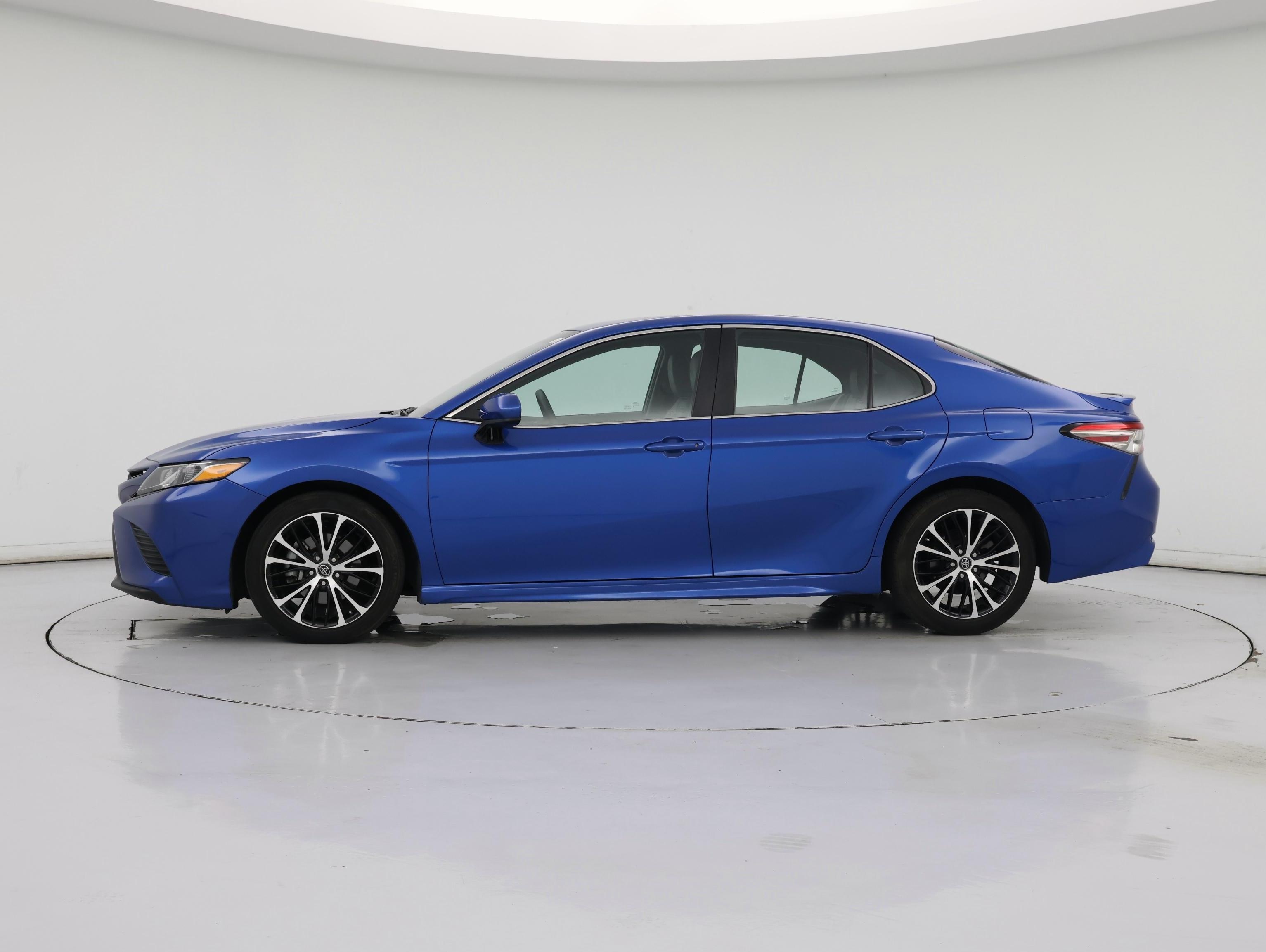 Thumbnail: 2018 Toyota Camry - 3
