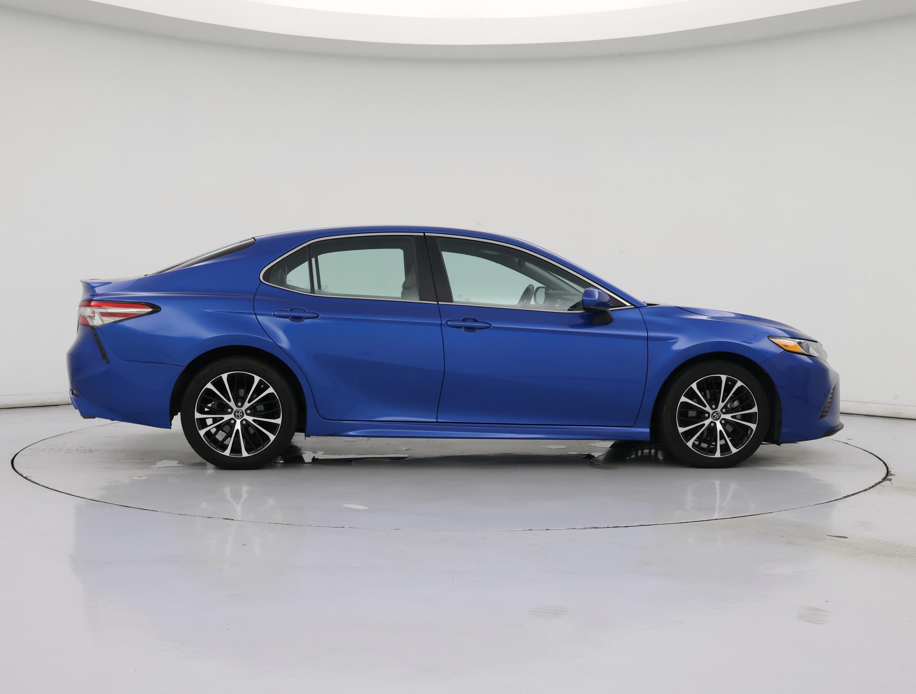 Thumbnail: 2018 Toyota Camry - 7