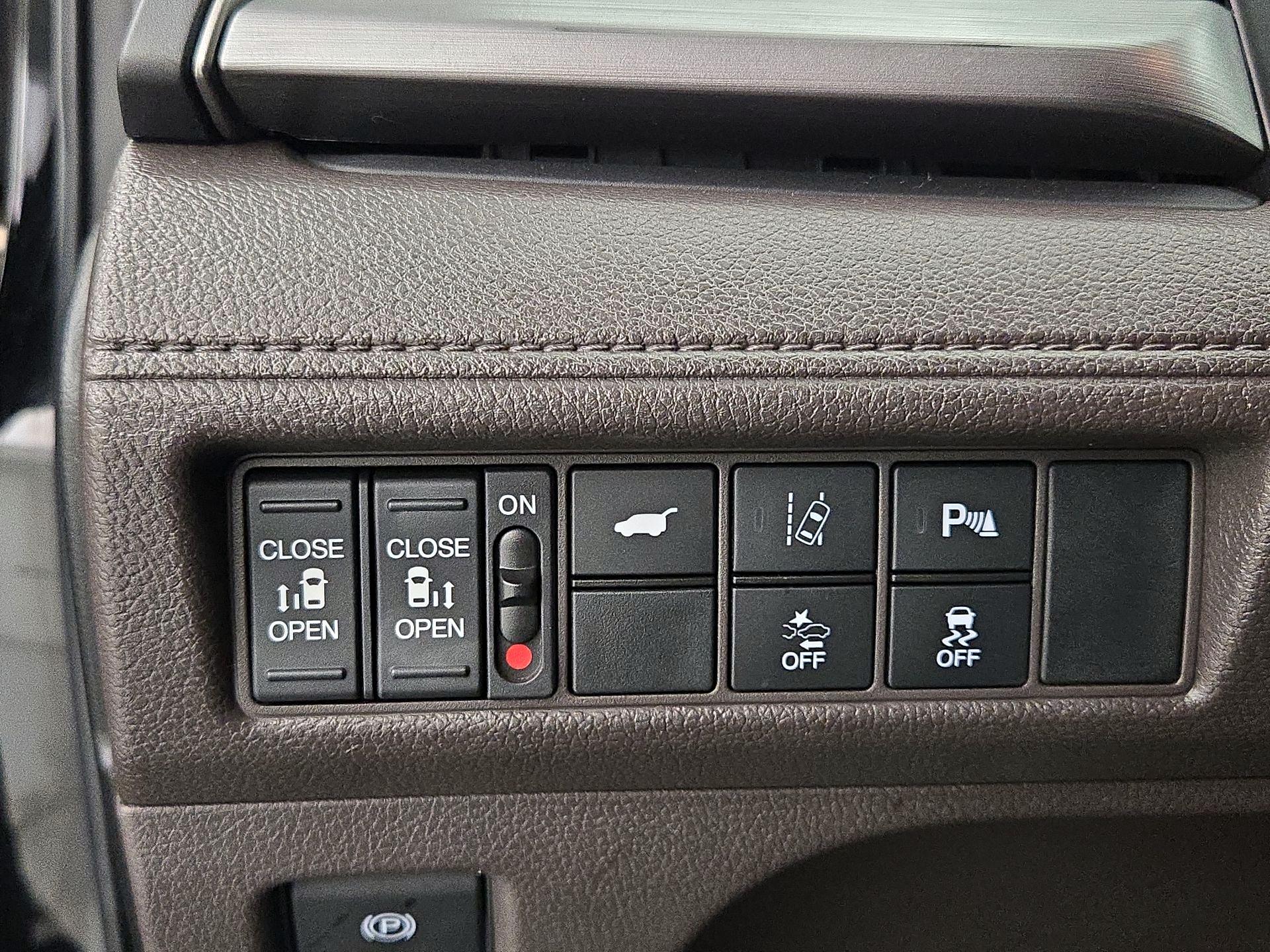 Thumbnail: 2019 Honda Odyssey - 13