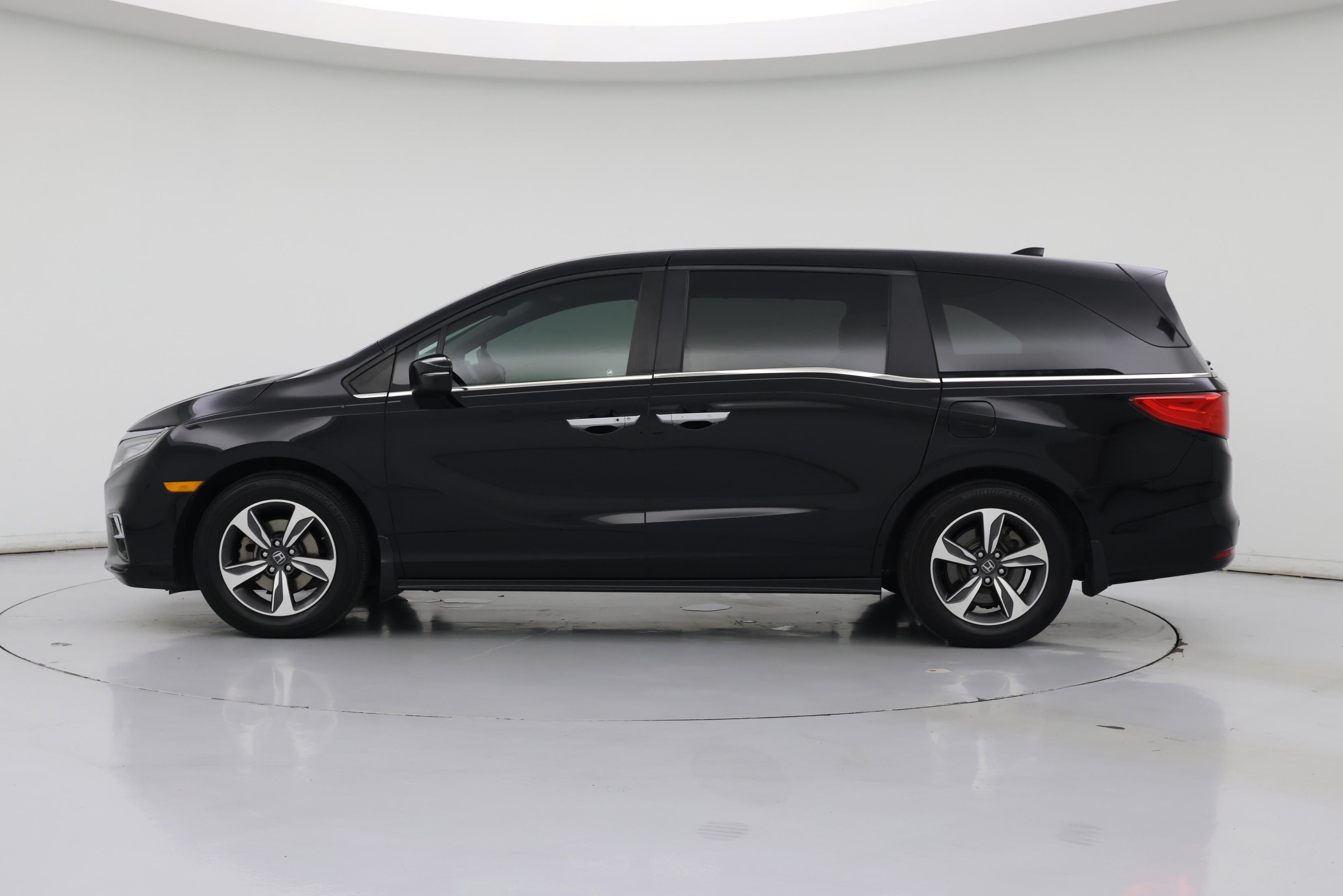 Thumbnail: 2019 Honda Odyssey - 3