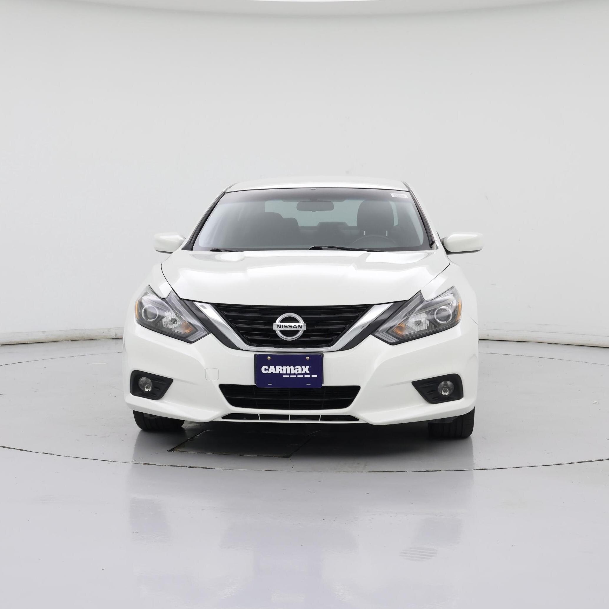 Thumbnail: 2017 Nissan Altima - 5