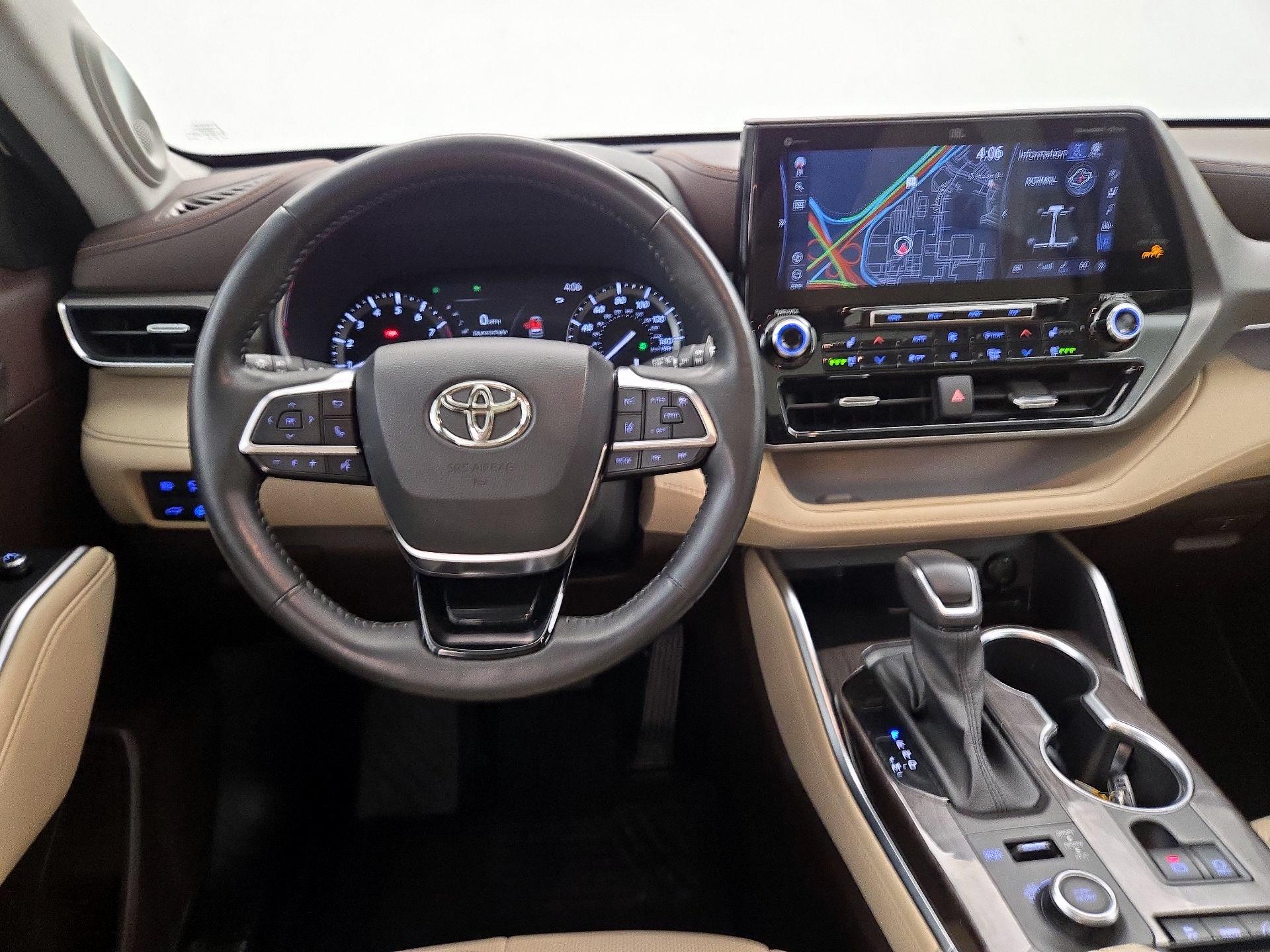 Thumbnail: 2021 Toyota Highlander - 10