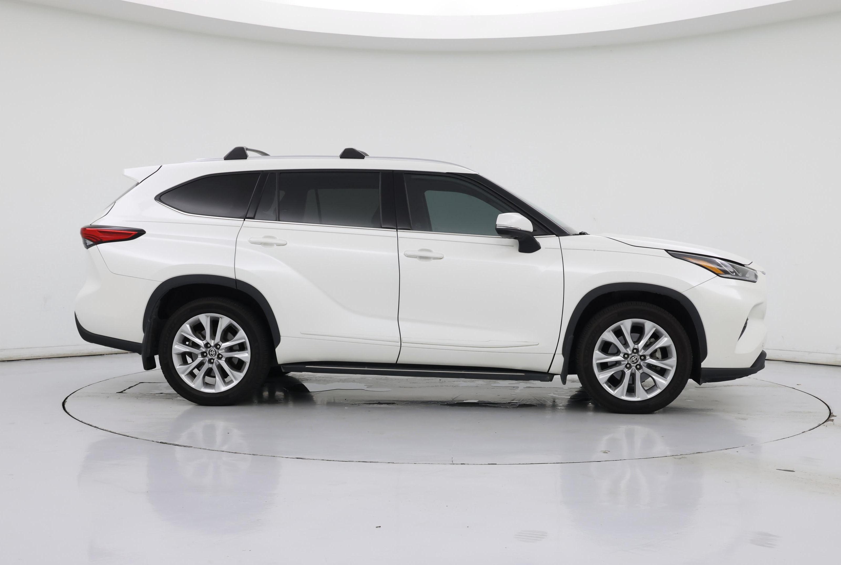 Thumbnail: 2021 Toyota Highlander - 7